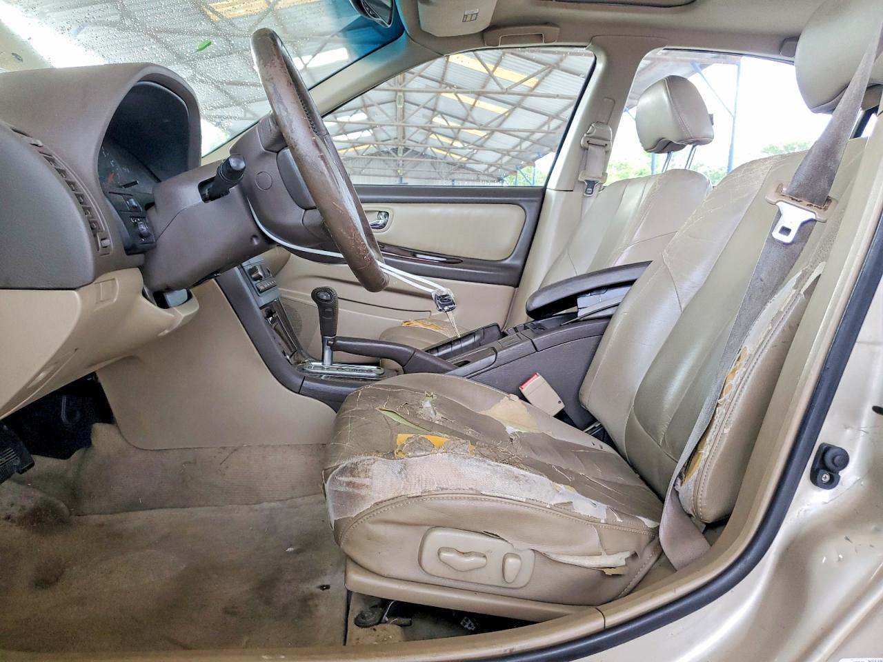 2001 Nissan Maxima Gxe Gold vin: JN1CA31DX1T616143