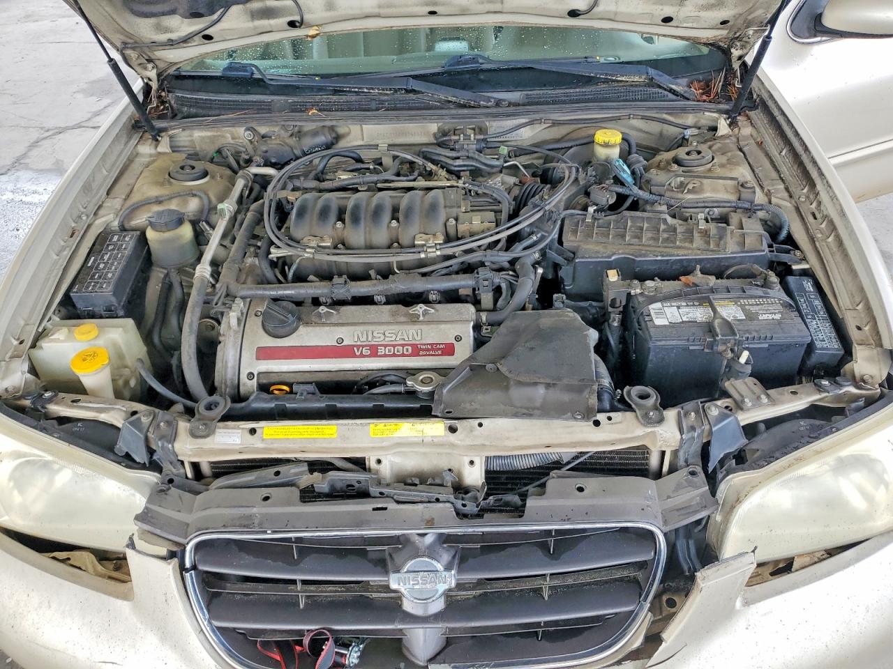 2001 Nissan Maxima Gxe Gold vin: JN1CA31DX1T616143