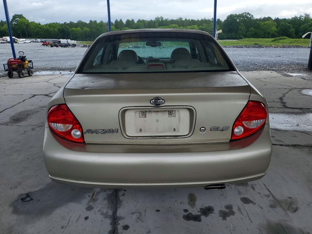 2001 Nissan Maxima Gxe Gold vin: JN1CA31DX1T616143
