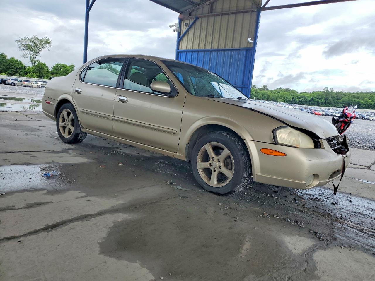 2001 Nissan Maxima Gxe Gold vin: JN1CA31DX1T616143