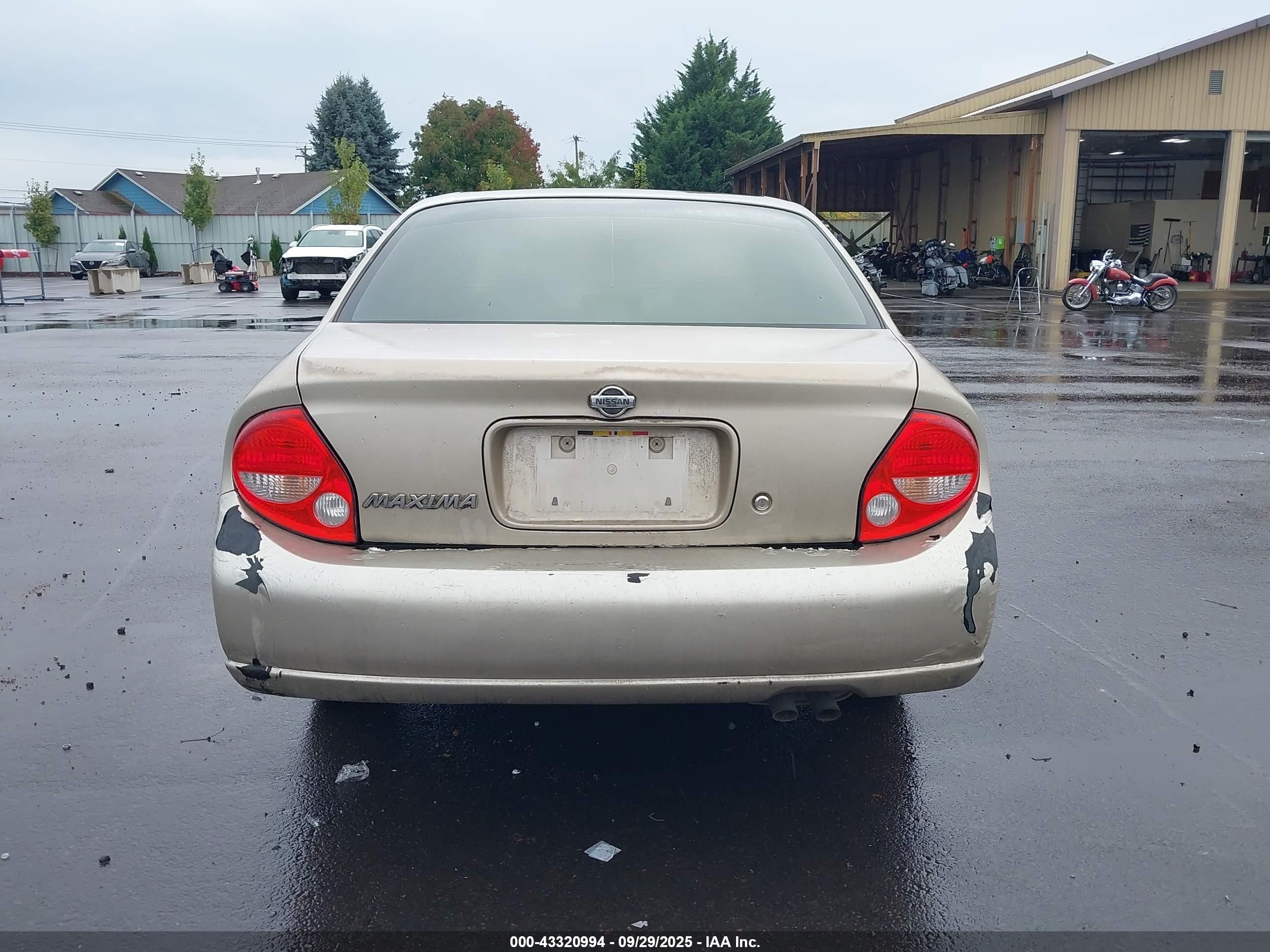 2001 Nissan Maxima Gxe Brown vin: JN1CA31DX1T632438