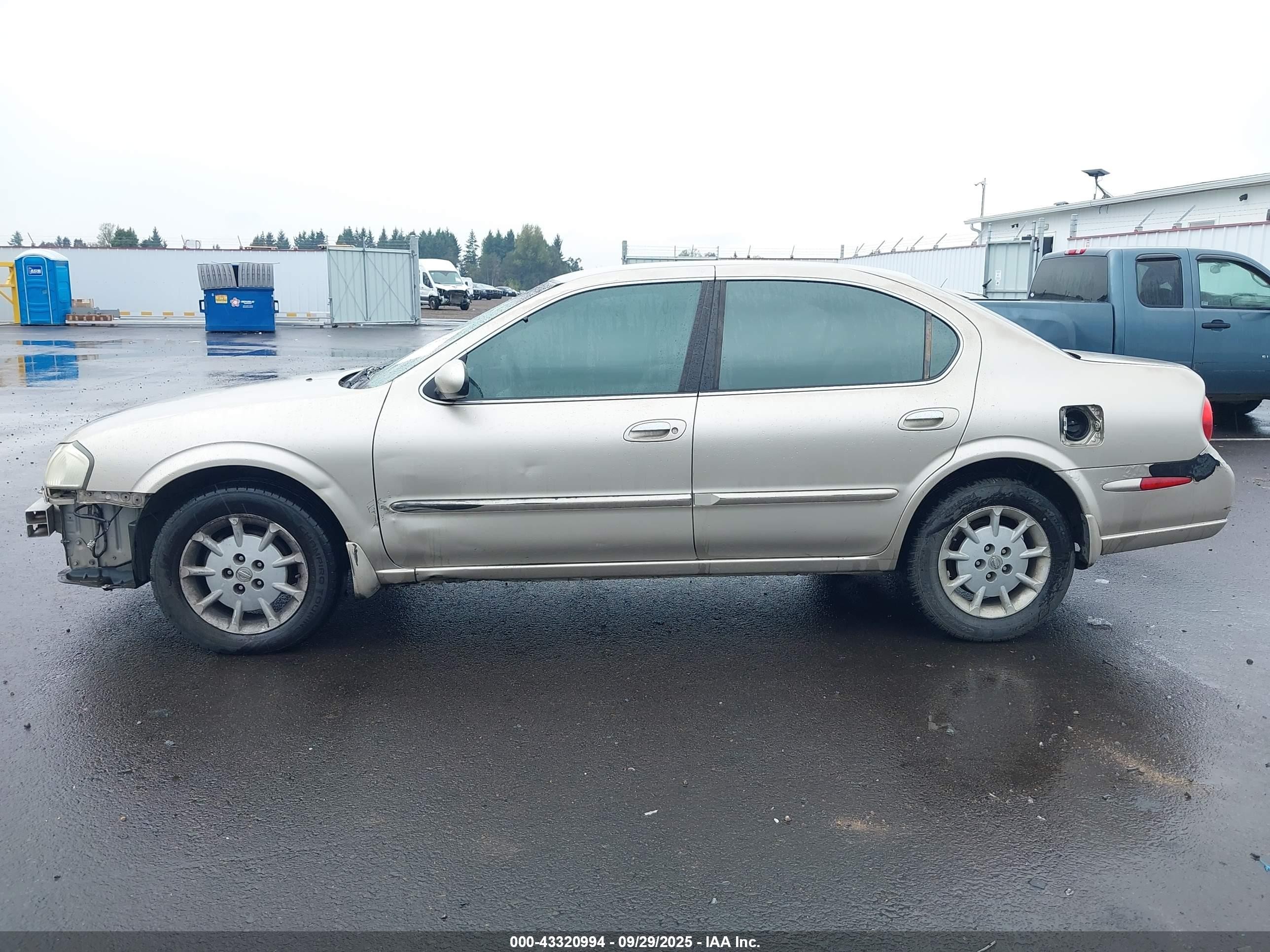 2001 Nissan Maxima Gxe Brown vin: JN1CA31DX1T632438