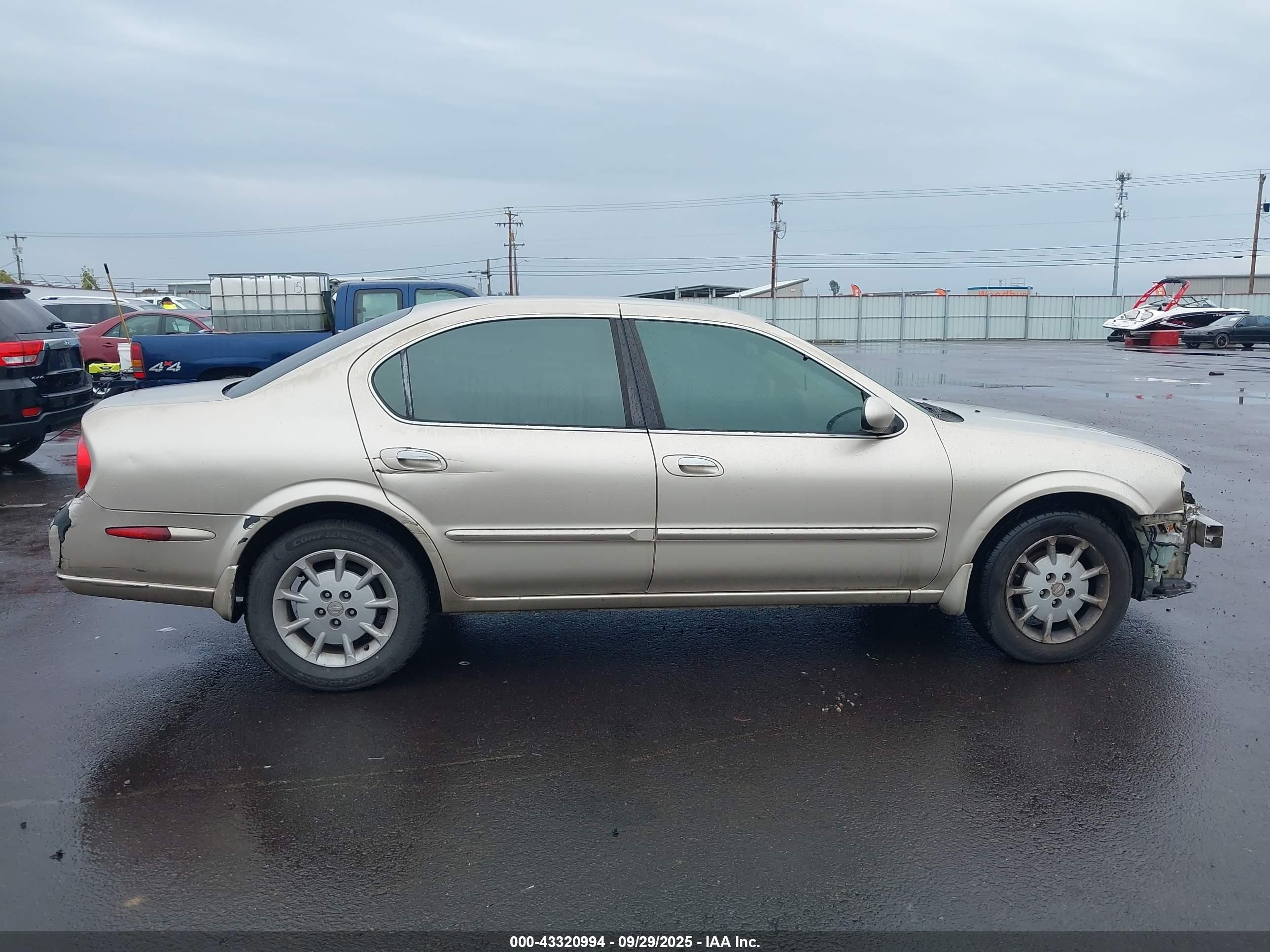 2001 Nissan Maxima Gxe Brown vin: JN1CA31DX1T632438
