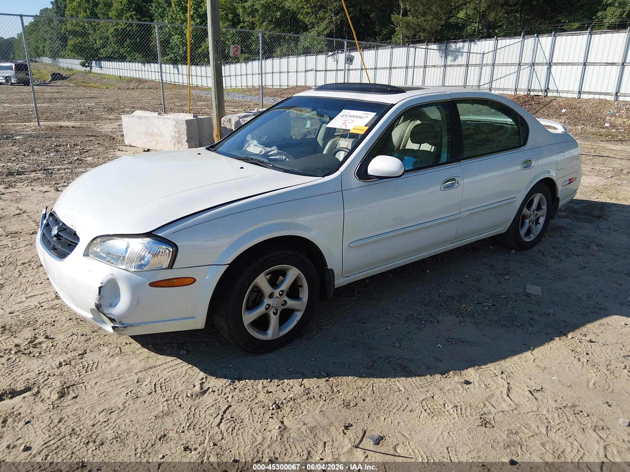 2001 Nissan Maxima Gle Белый vin: JN1CA31DX1T816309