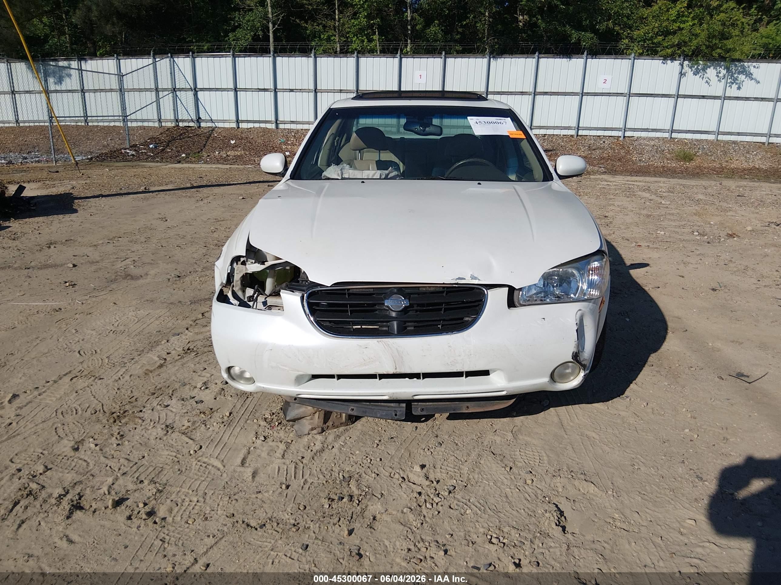 2001 Nissan Maxima Gle Белый vin: JN1CA31DX1T816309