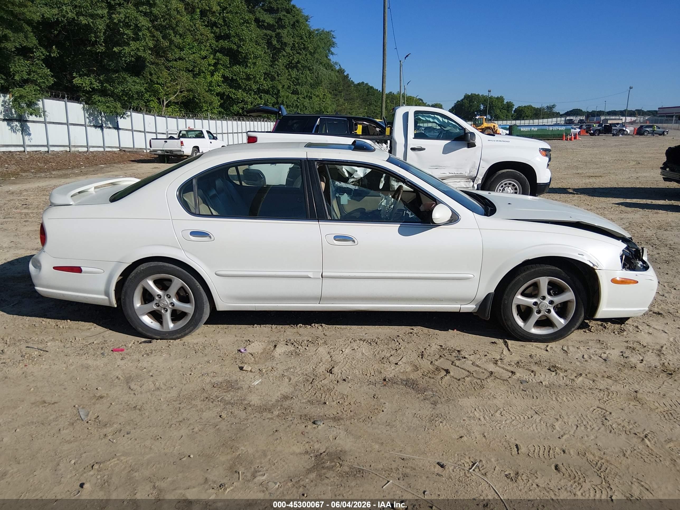 2001 Nissan Maxima Gle Белый vin: JN1CA31DX1T816309