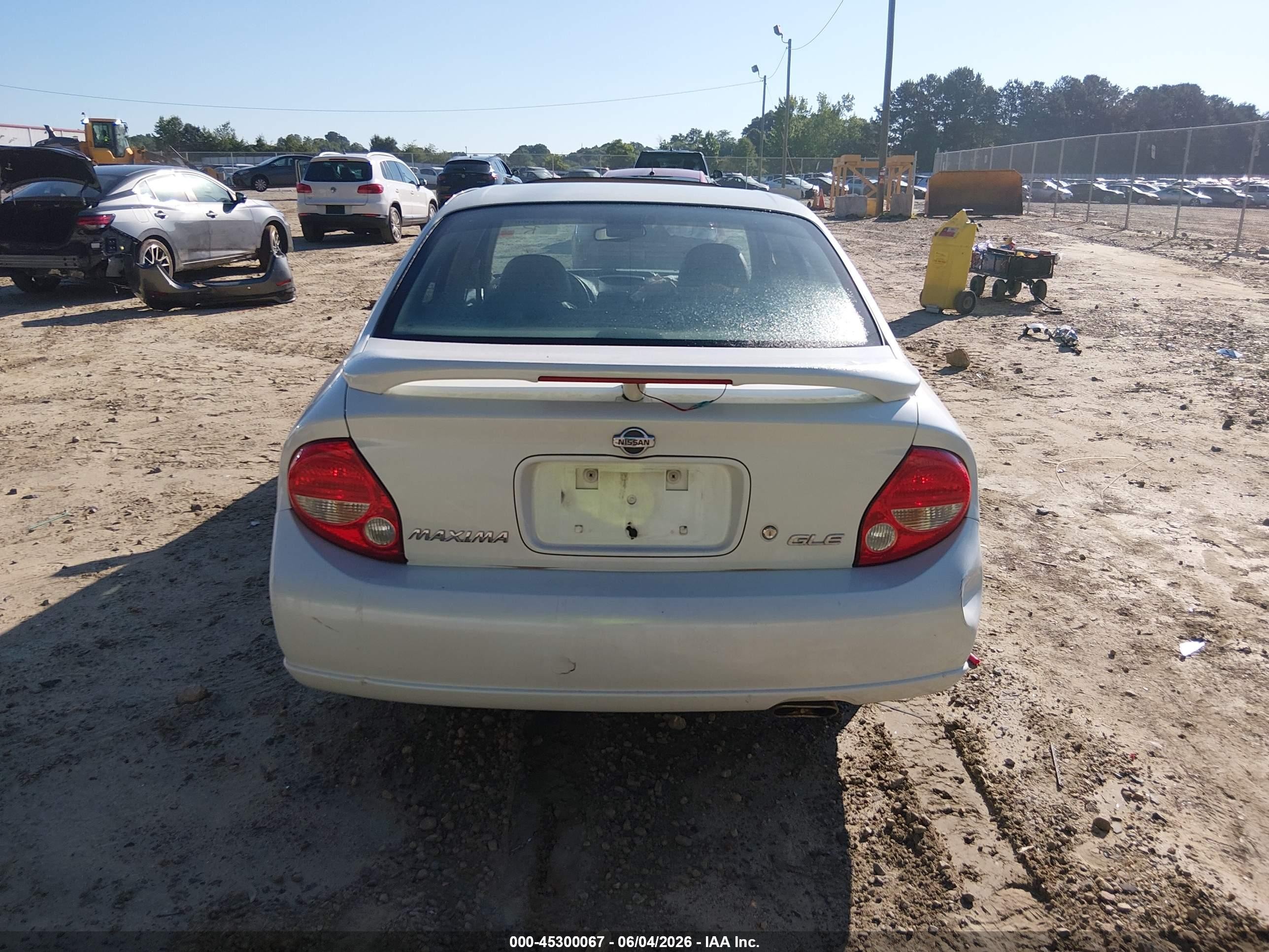 2001 Nissan Maxima Gle Белый vin: JN1CA31DX1T816309