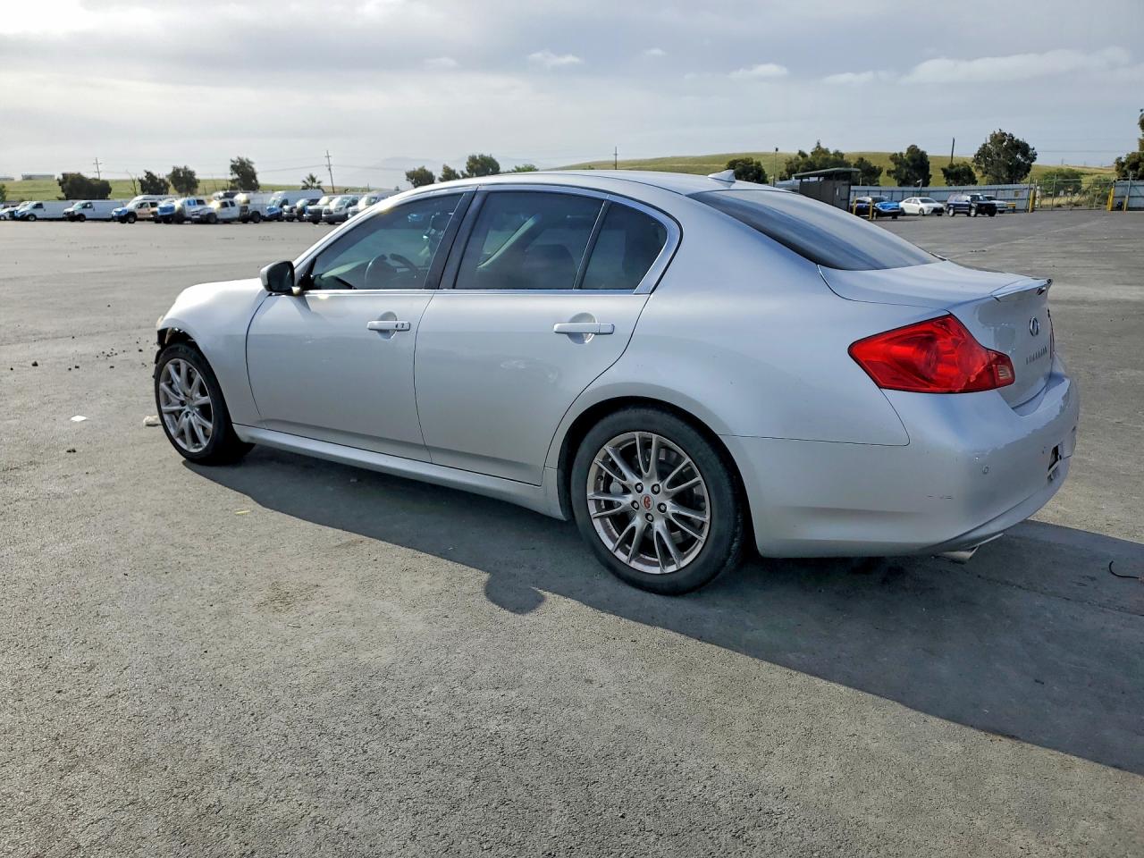 2010 Infiniti G37 Silver vin: JN1CV6AP0AM203819