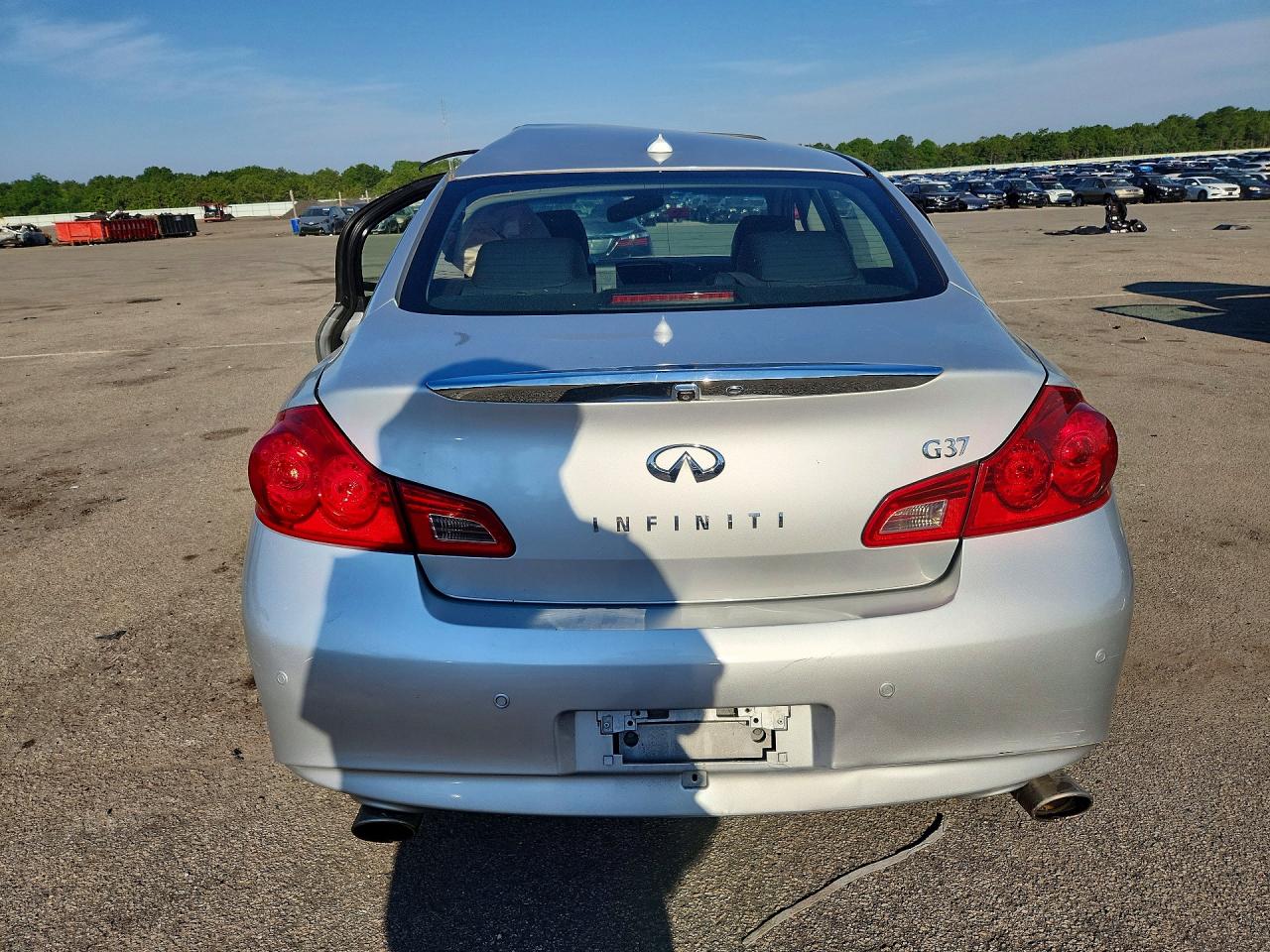 2011 Infiniti G37 Sedan Journey Silver vin: JN1CV6AP0BM301587