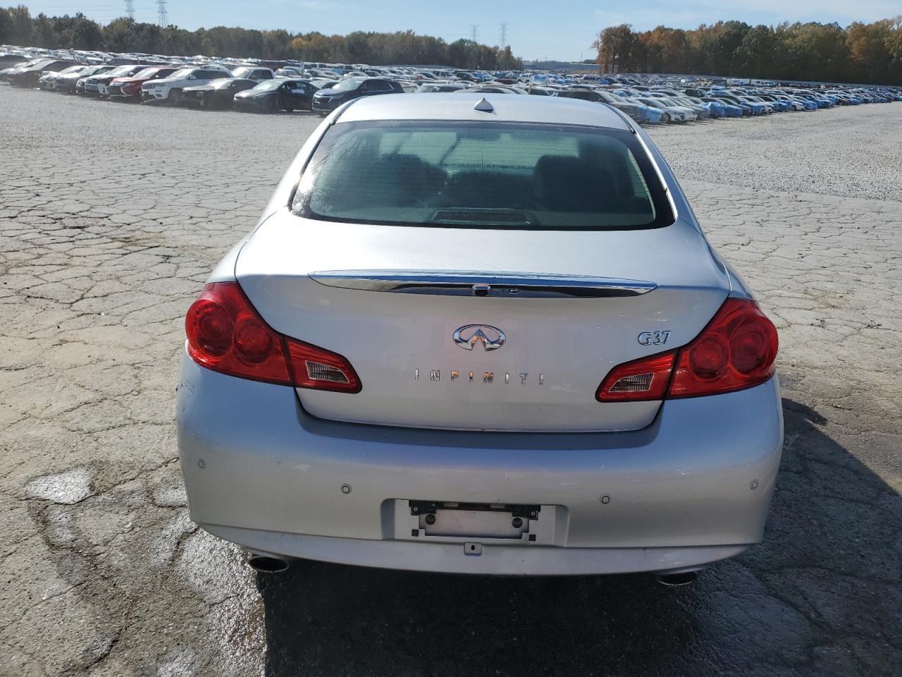 2011 Infiniti G37 Base Silver vin: JN1CV6AP0BM302481
