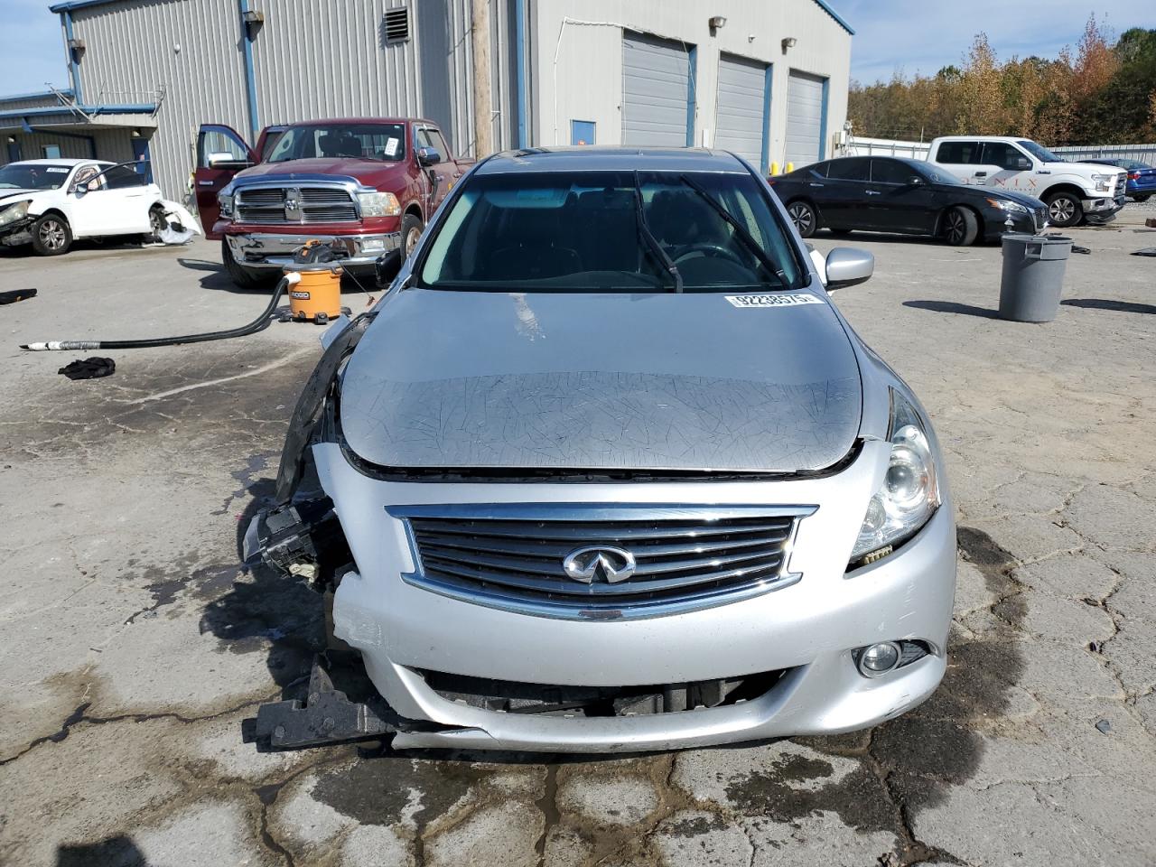2011 Infiniti G37 Base Silver vin: JN1CV6AP0BM302481