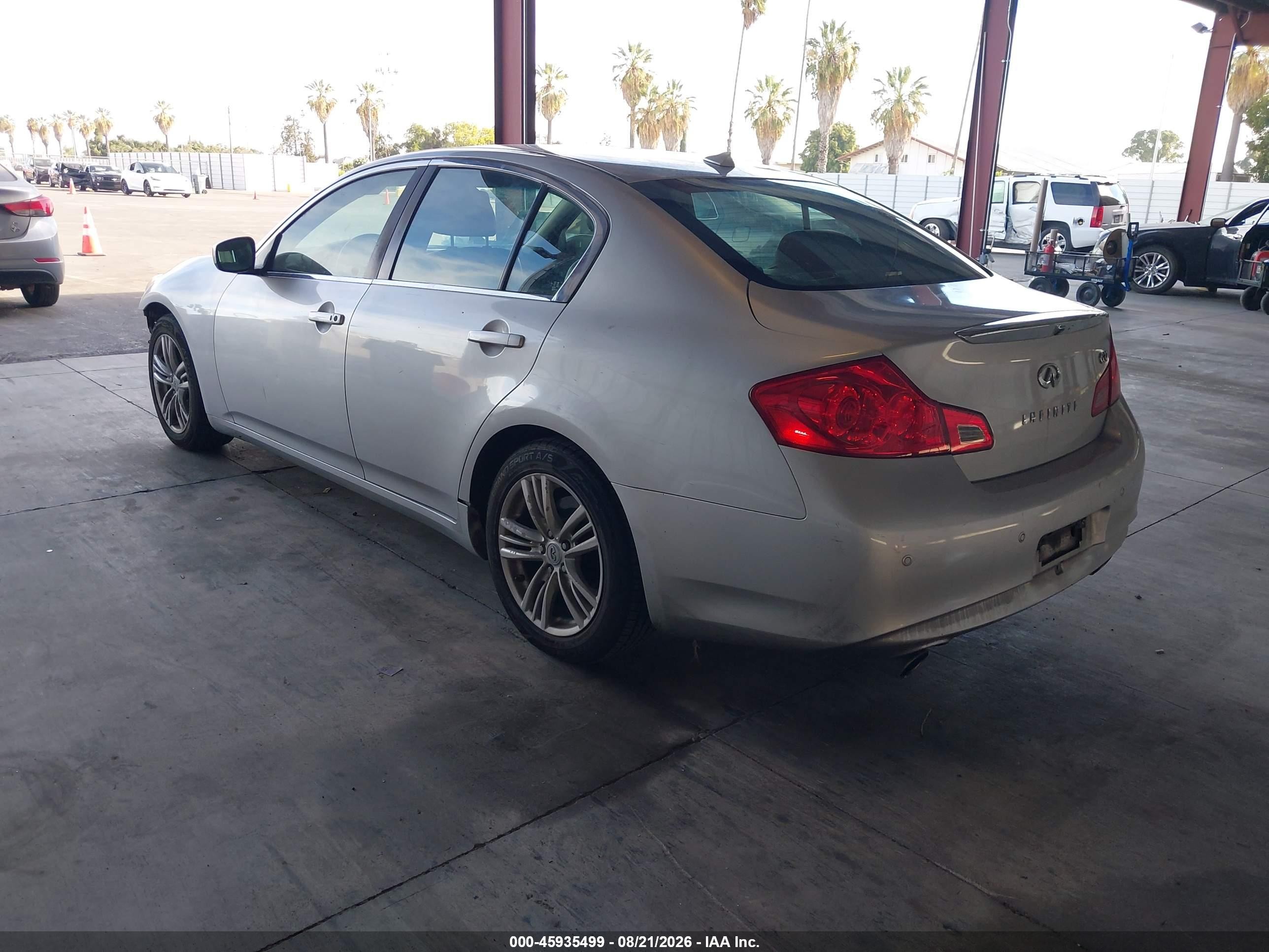2011 Infiniti G37 Journey Серебряный vin: JN1CV6AP0BM303193