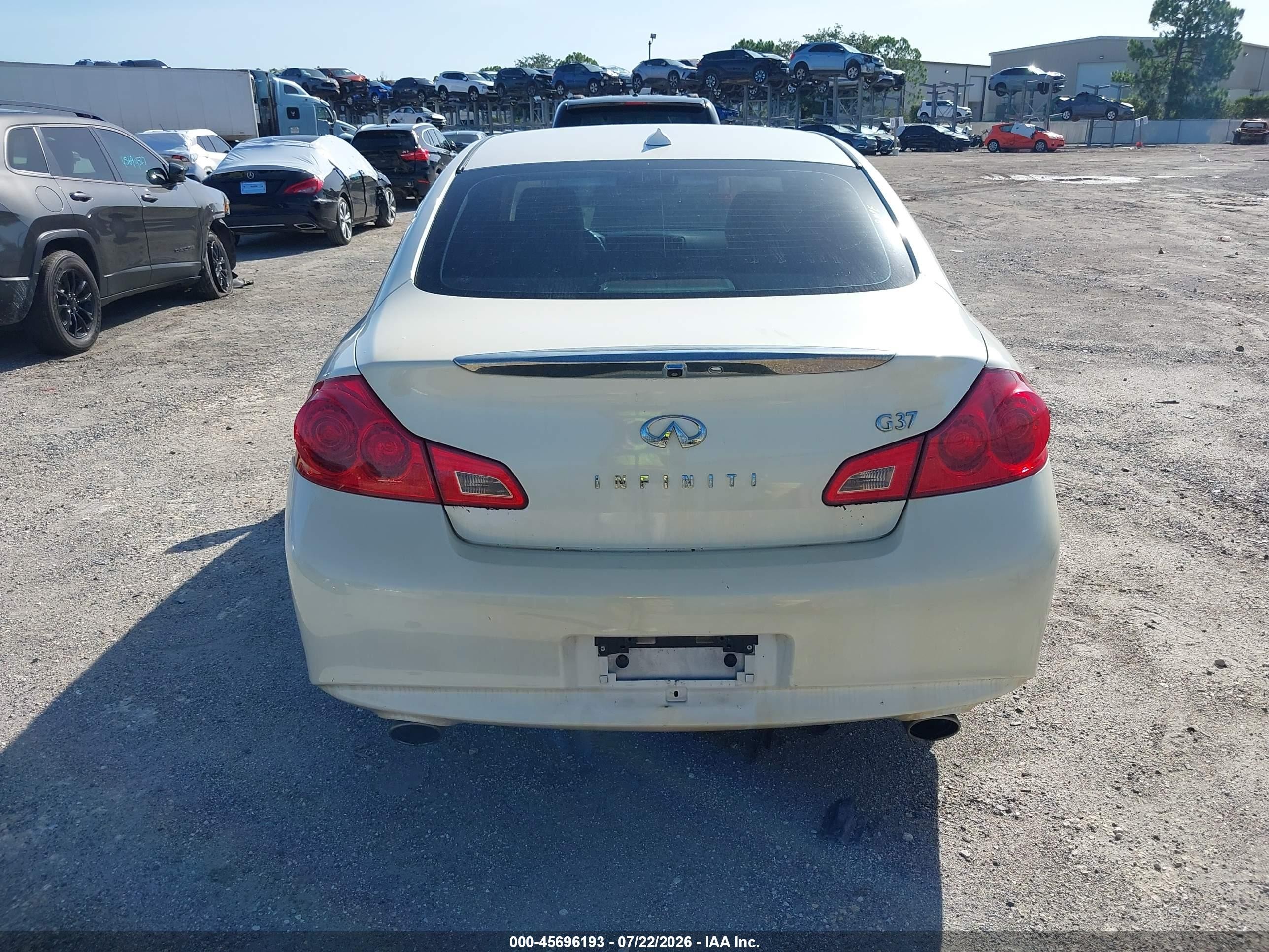 2011 Infiniti G37 Journey White vin: JN1CV6AP0BM506911