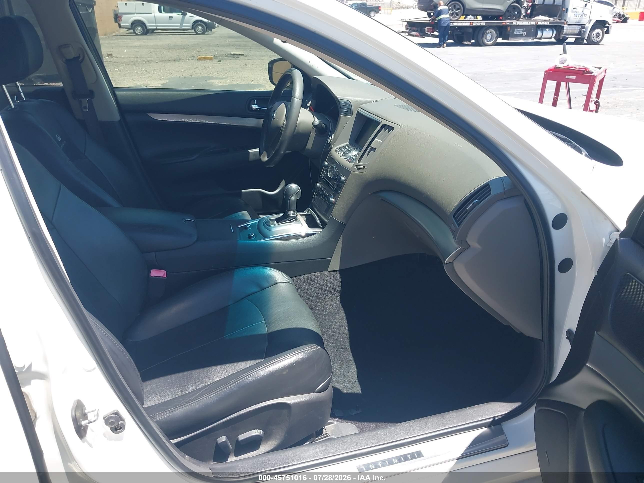 2012 Infiniti G37 Journey White vin: JN1CV6AP0CM931353