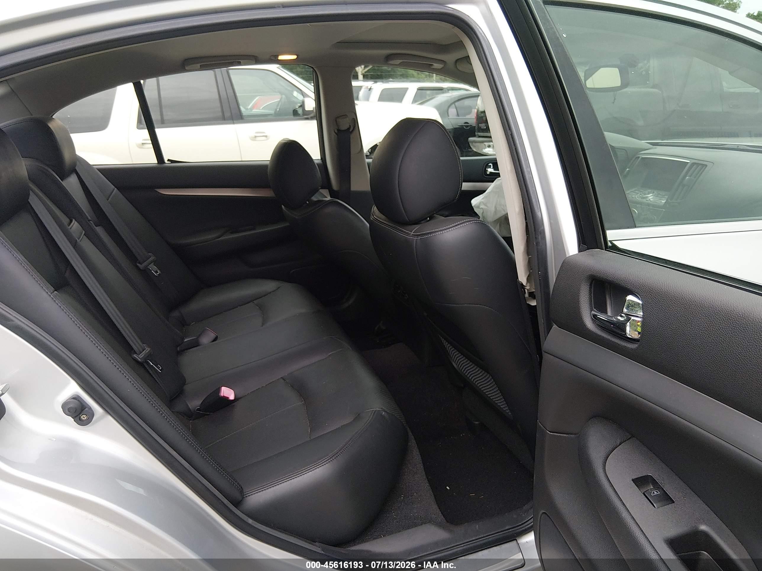 2013 Infiniti G37 Journey Серебряный vin: JN1CV6AP0DM716430