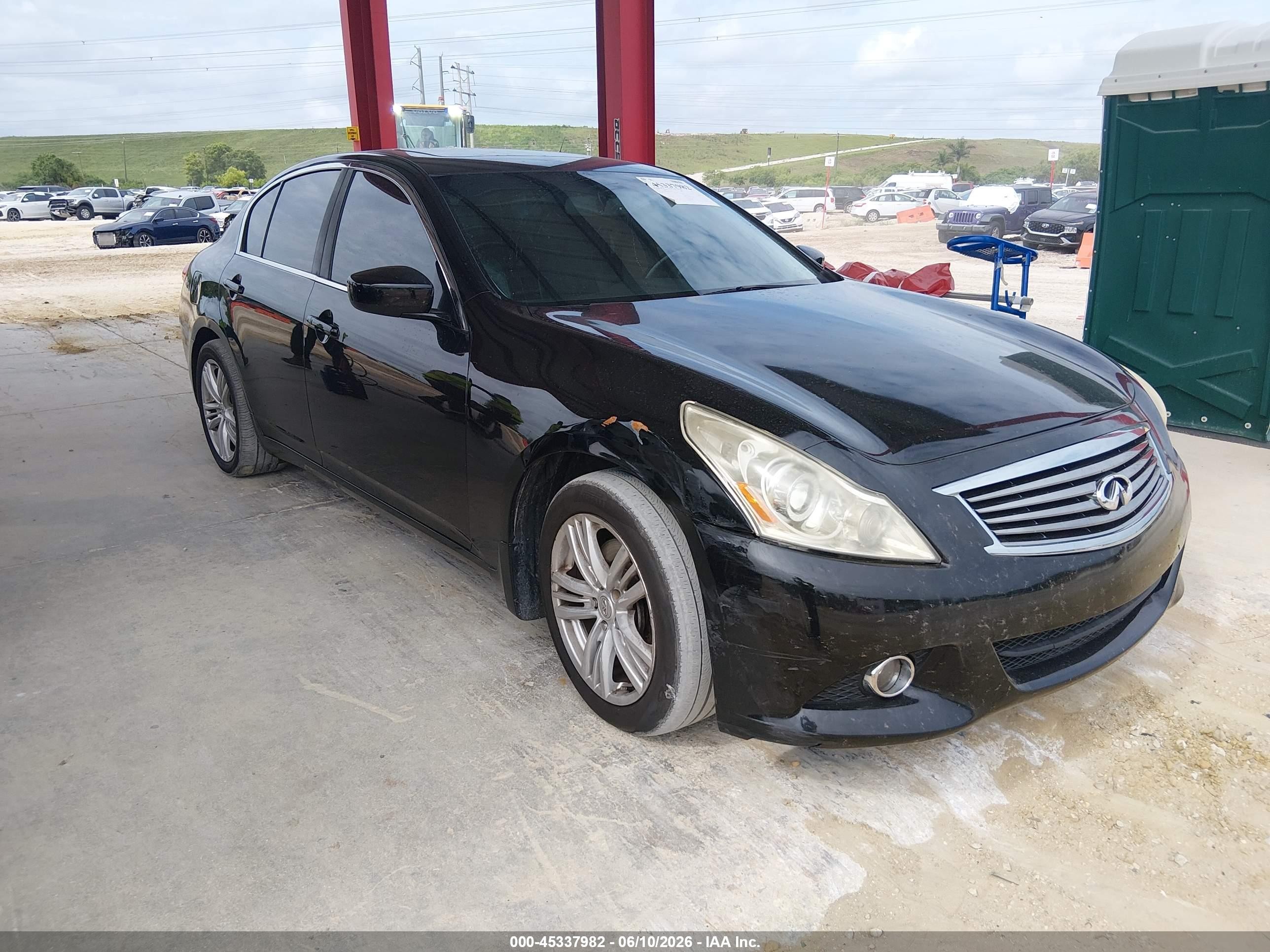 2015 Infiniti Q40   Black vin: JN1CV6AP0FM501987