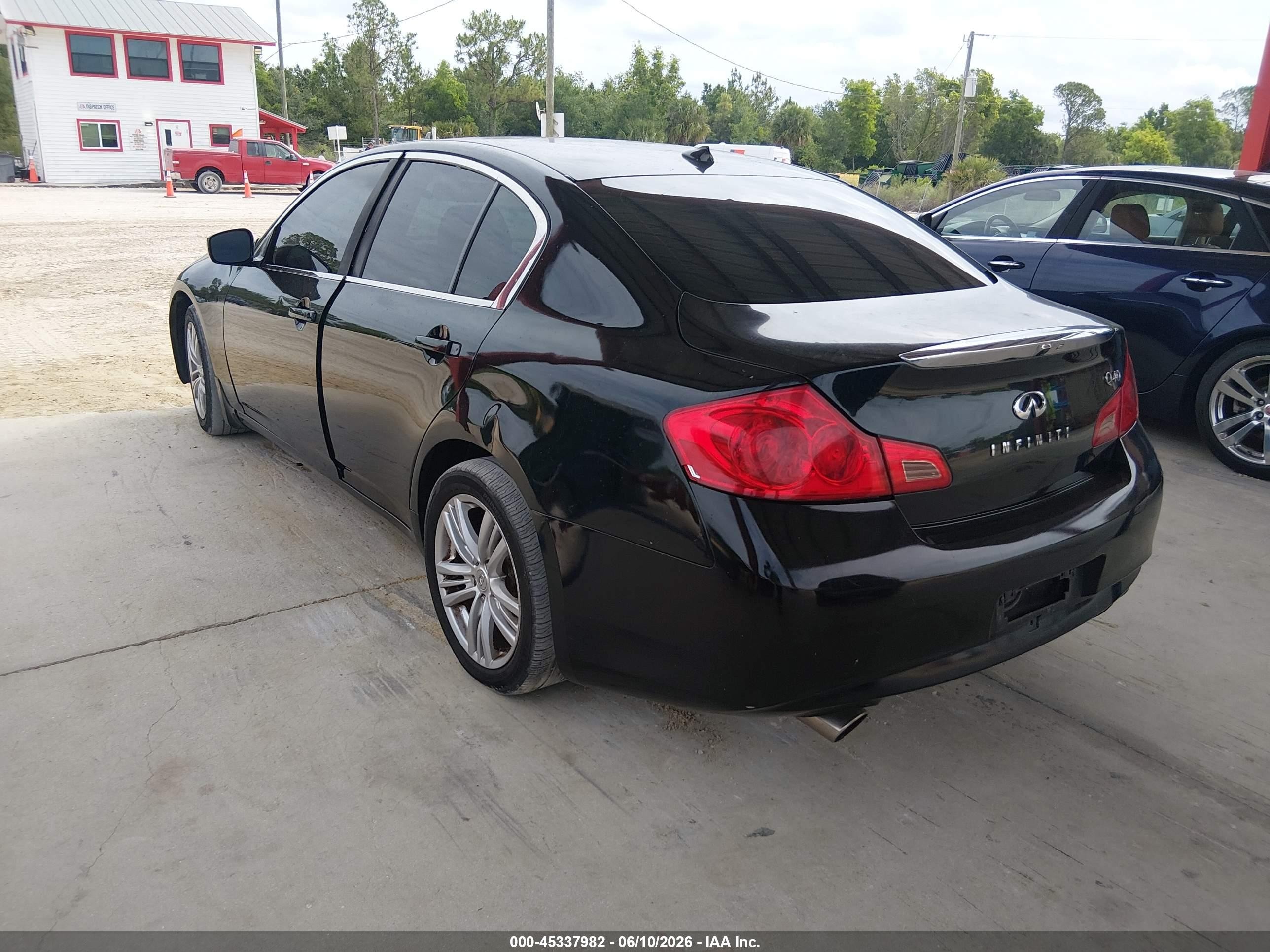 2015 Infiniti Q40   Black vin: JN1CV6AP0FM501987