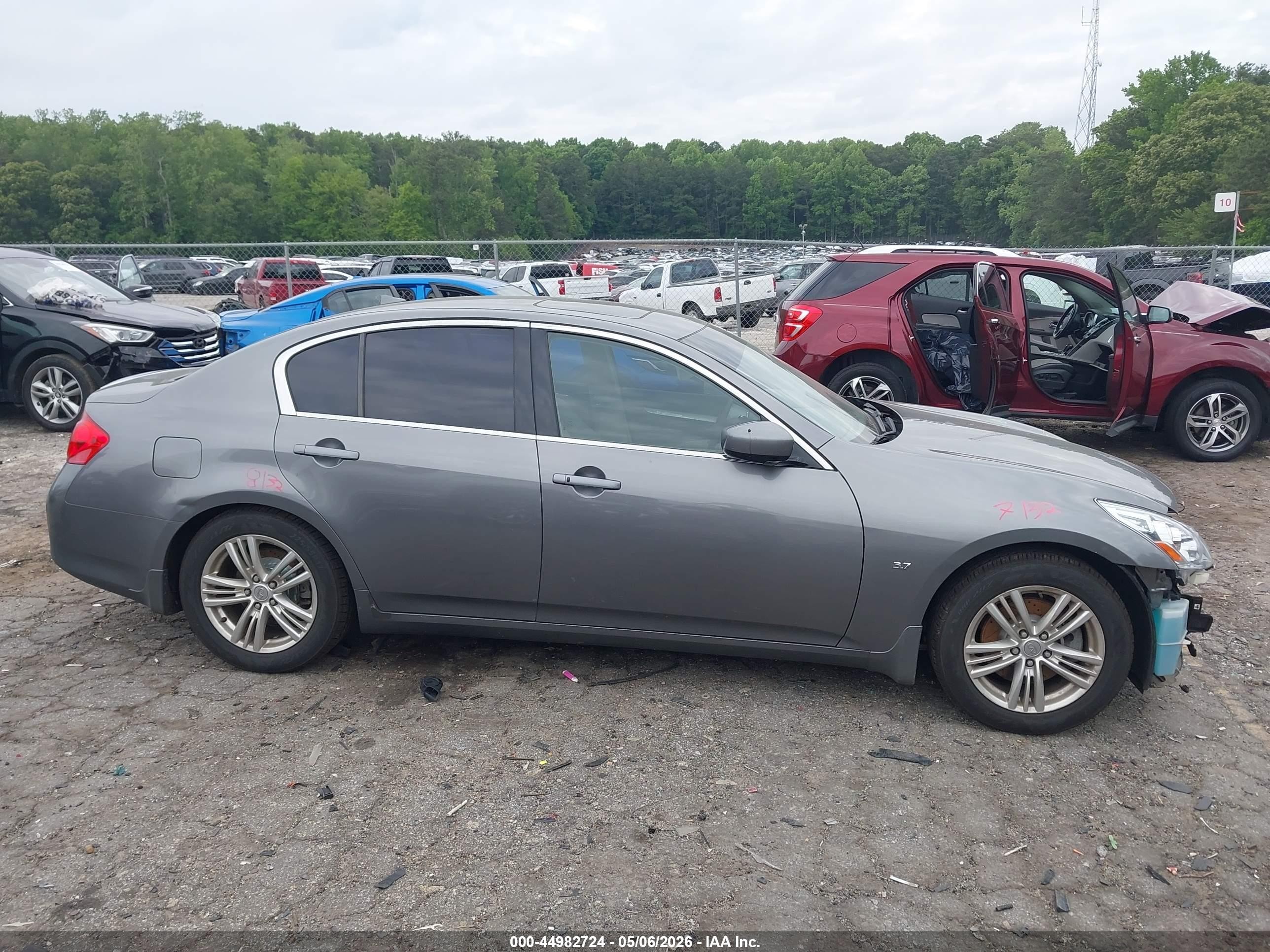 2015 Infiniti Q40   Серый vin: JN1CV6AP0FM502623