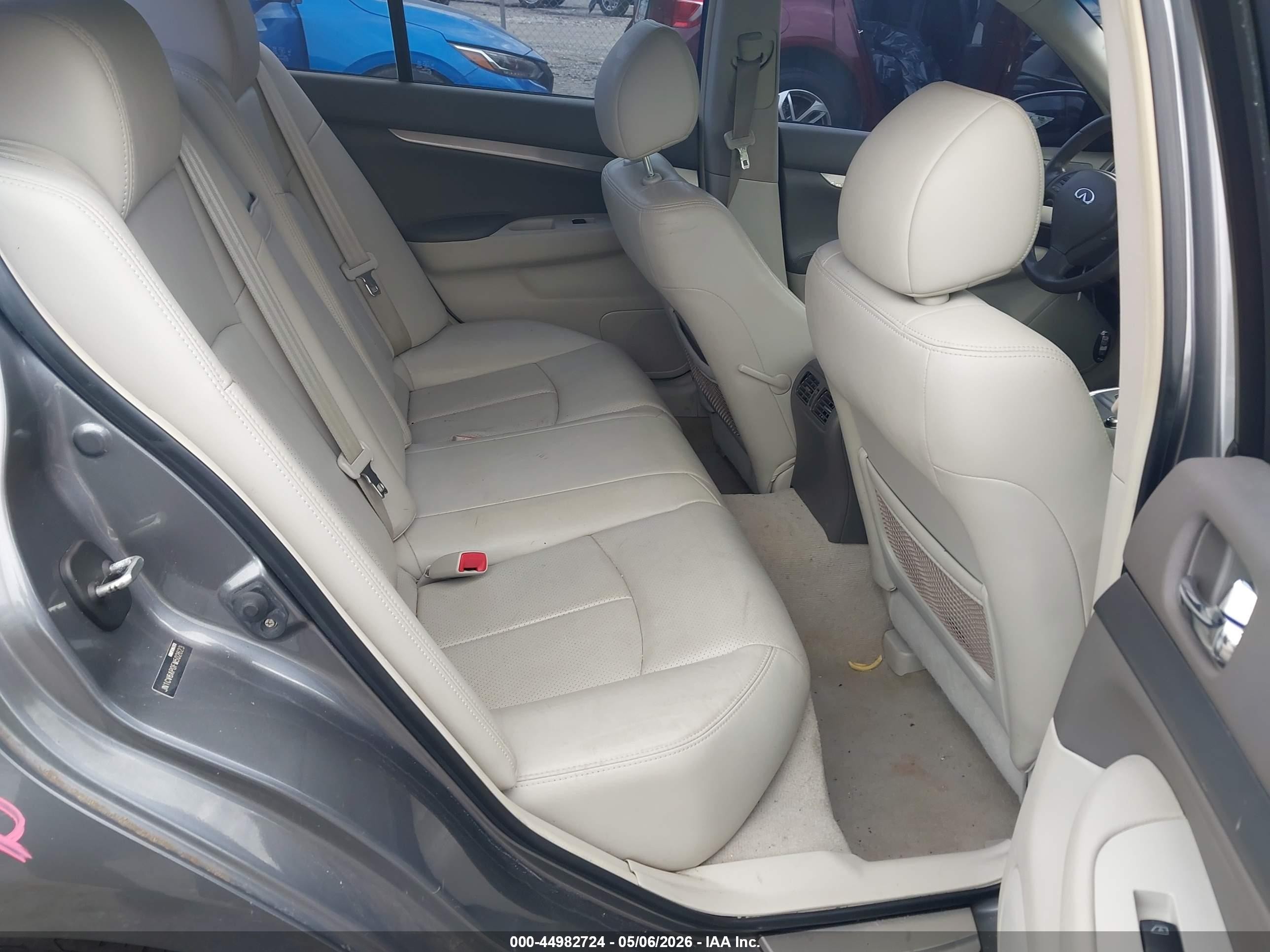 2015 Infiniti Q40   Серый vin: JN1CV6AP0FM502623
