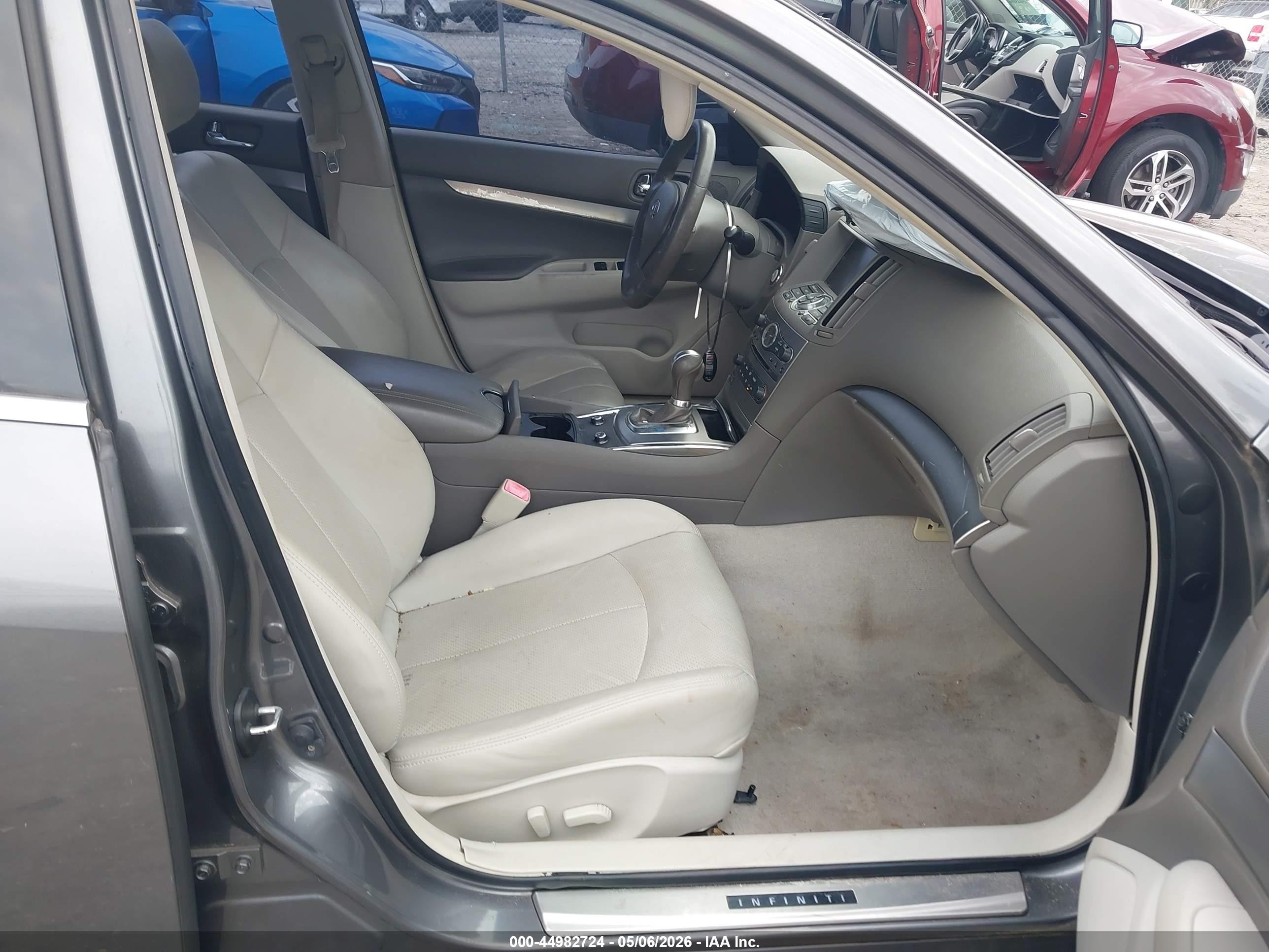2015 Infiniti Q40   Серый vin: JN1CV6AP0FM502623
