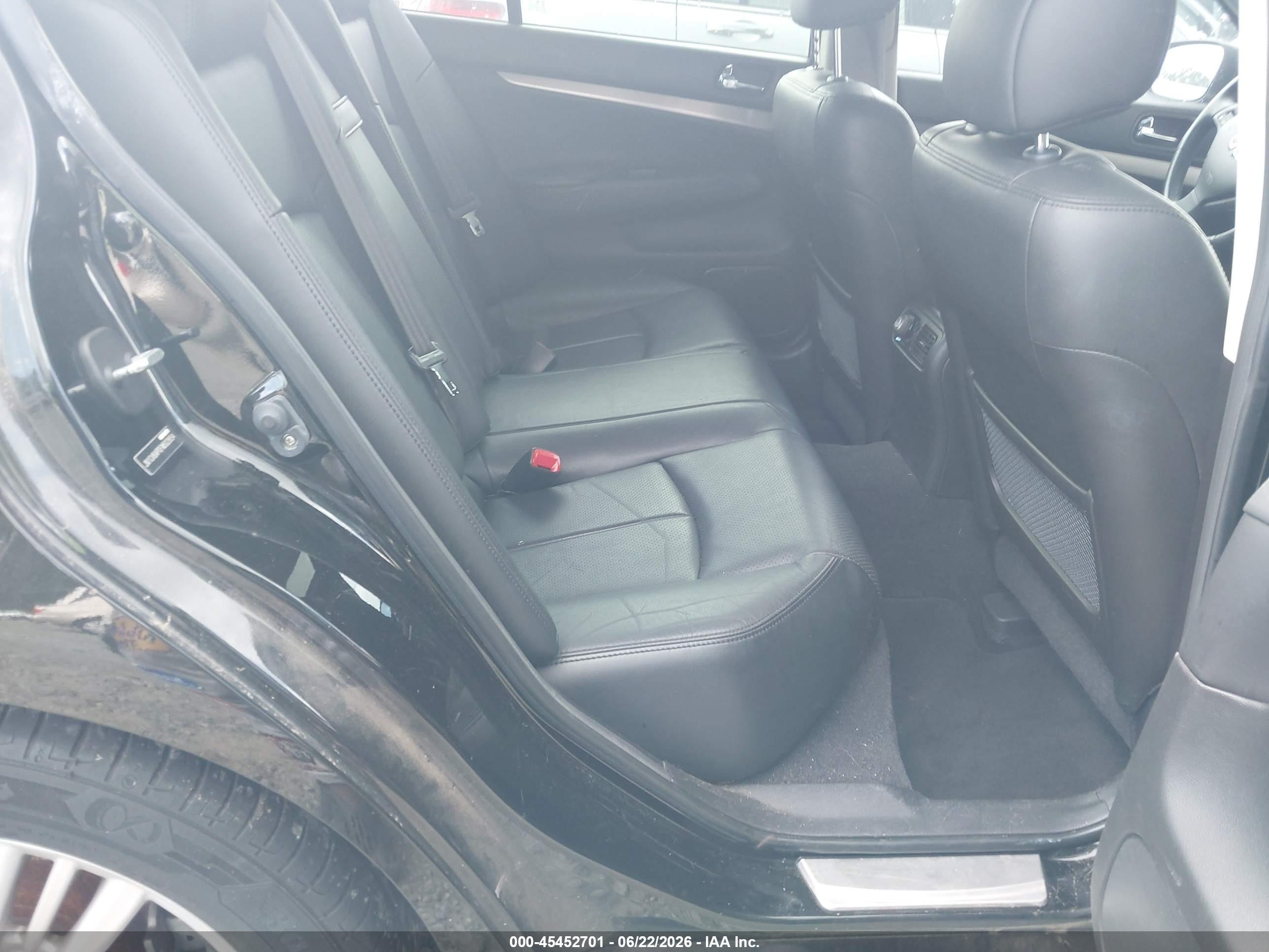2015 Infiniti Q40   Черный vin: JN1CV6AP0FM502654