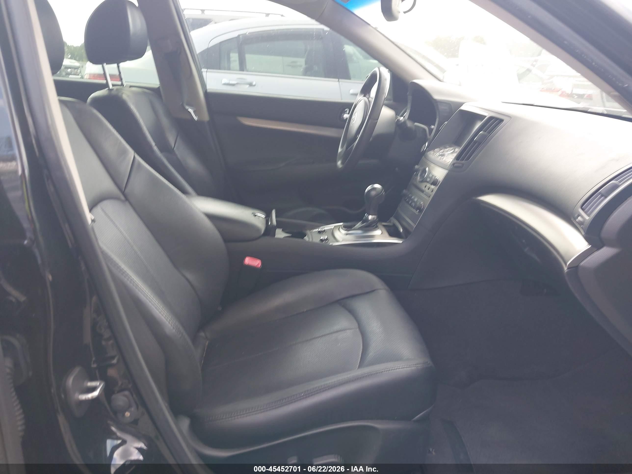 2015 Infiniti Q40   Черный vin: JN1CV6AP0FM502654