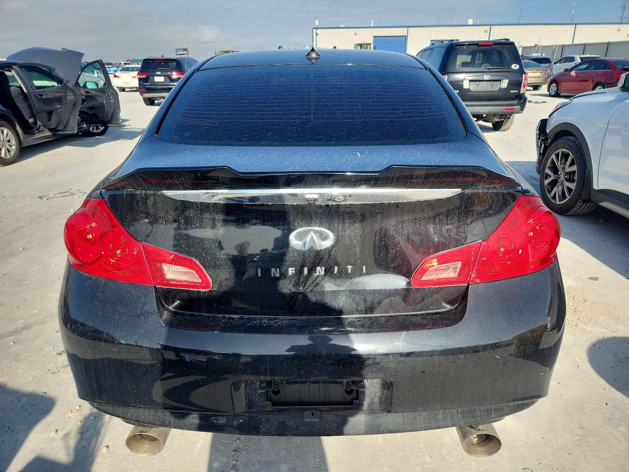 2015 Infiniti Q40 Base Черный vin: JN1CV6AP0FM580366