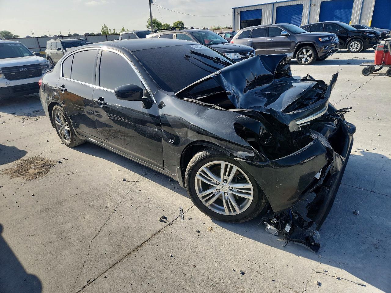 2015 Infiniti Q40 Base Черный vin: JN1CV6AP0FM580366