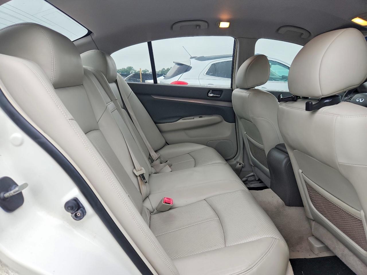 2010 Infiniti G37 Sedan Base White vin: JN1CV6AP1AM406041
