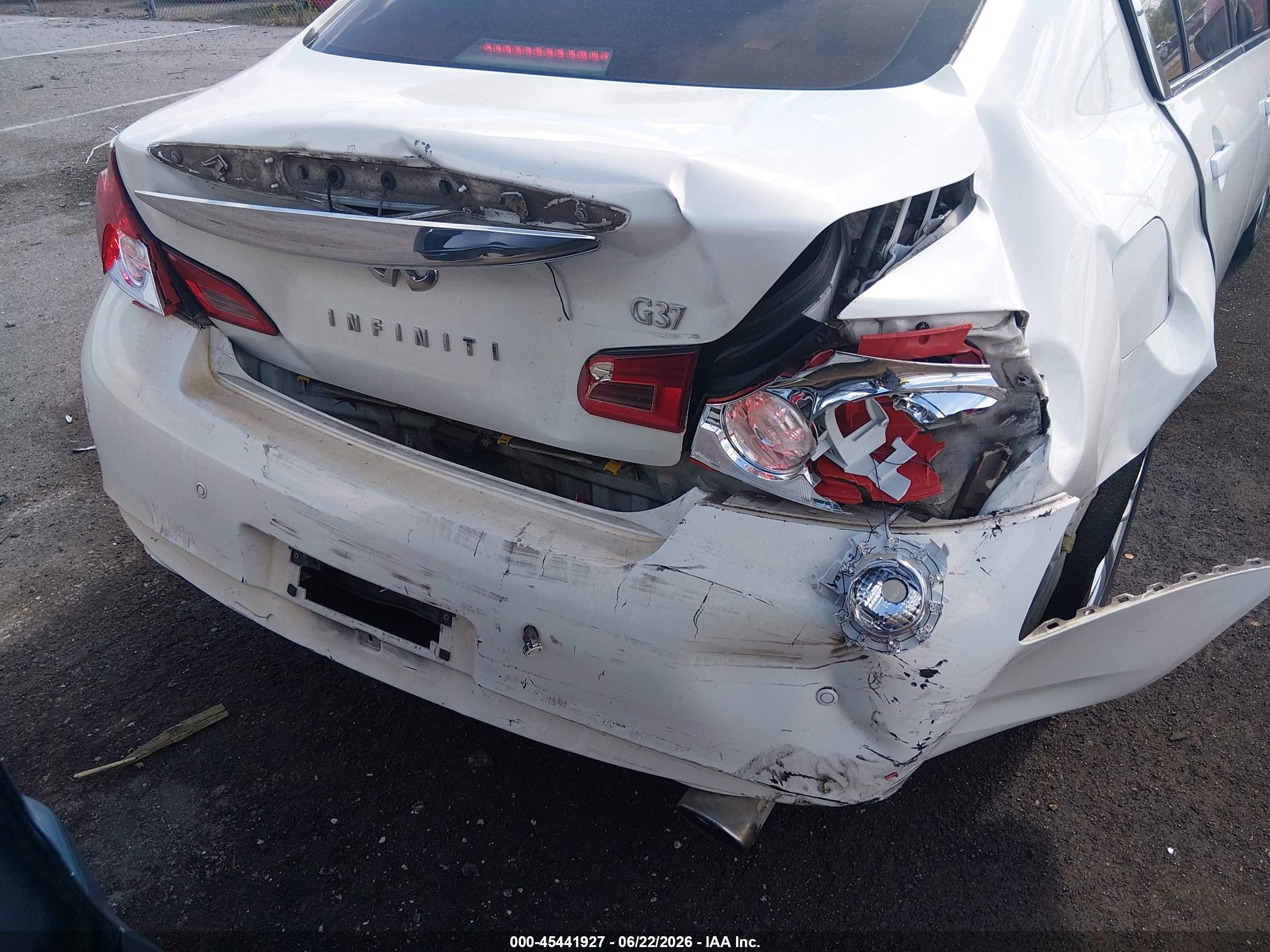 2011 Infiniti G37 Journey White vin: JN1CV6AP1BM506058