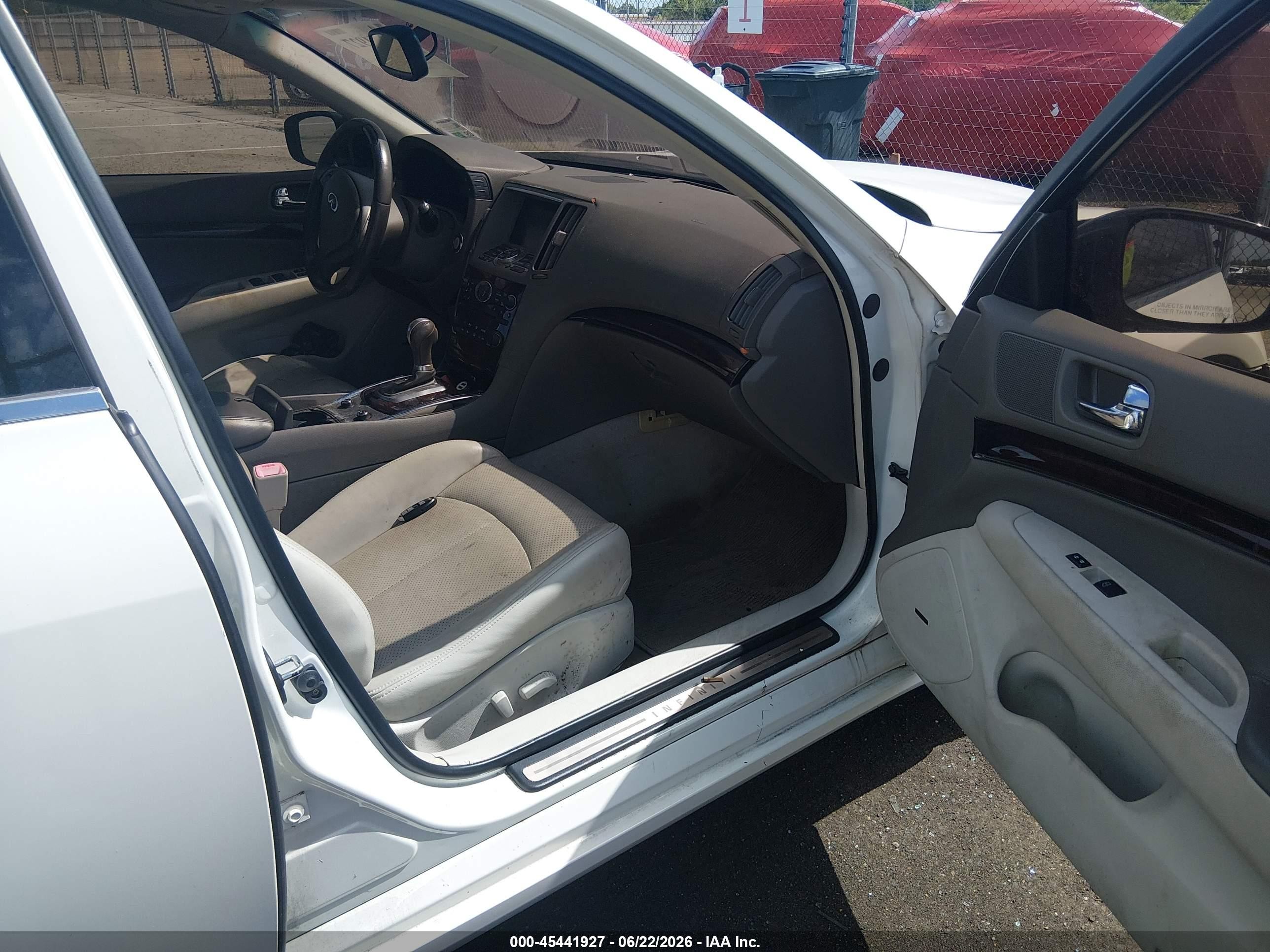 2011 Infiniti G37 Journey White vin: JN1CV6AP1BM506058