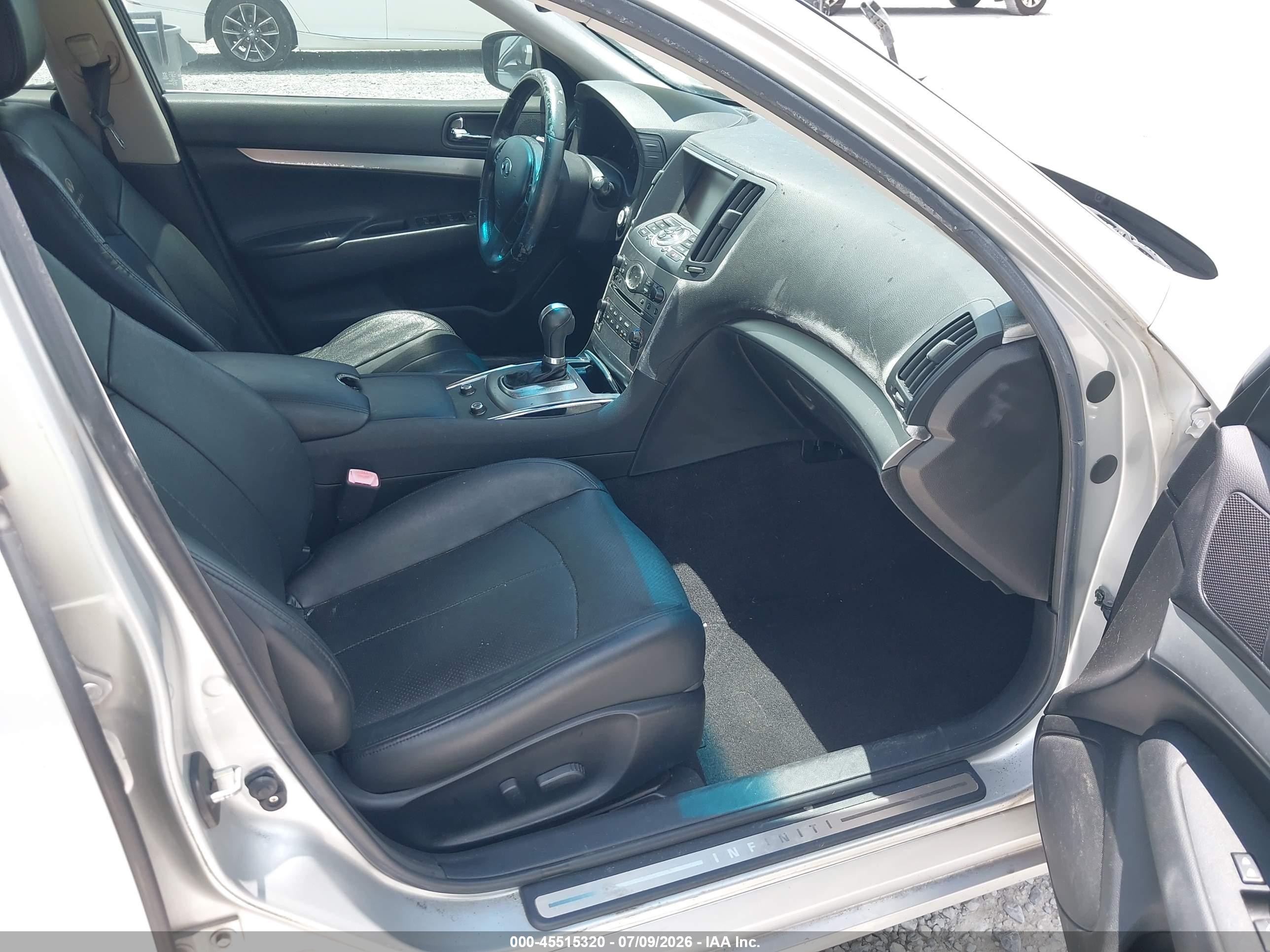 2010 Infiniti G37 Journey Silver vin: JN1CV6AP2AM402564