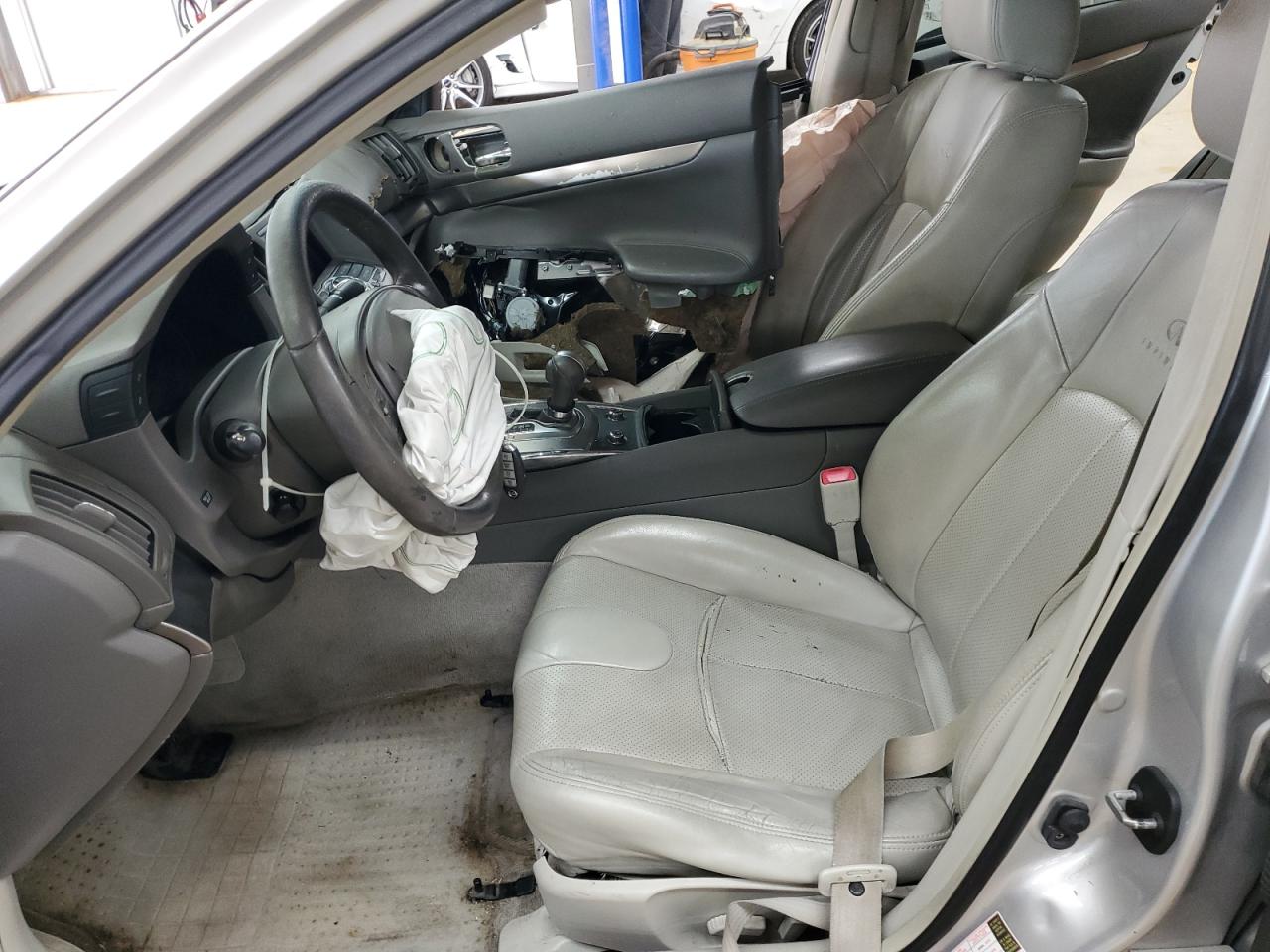 2011 Infiniti G37 Sedan Серебряный vin: JN1CV6AP2BM507512