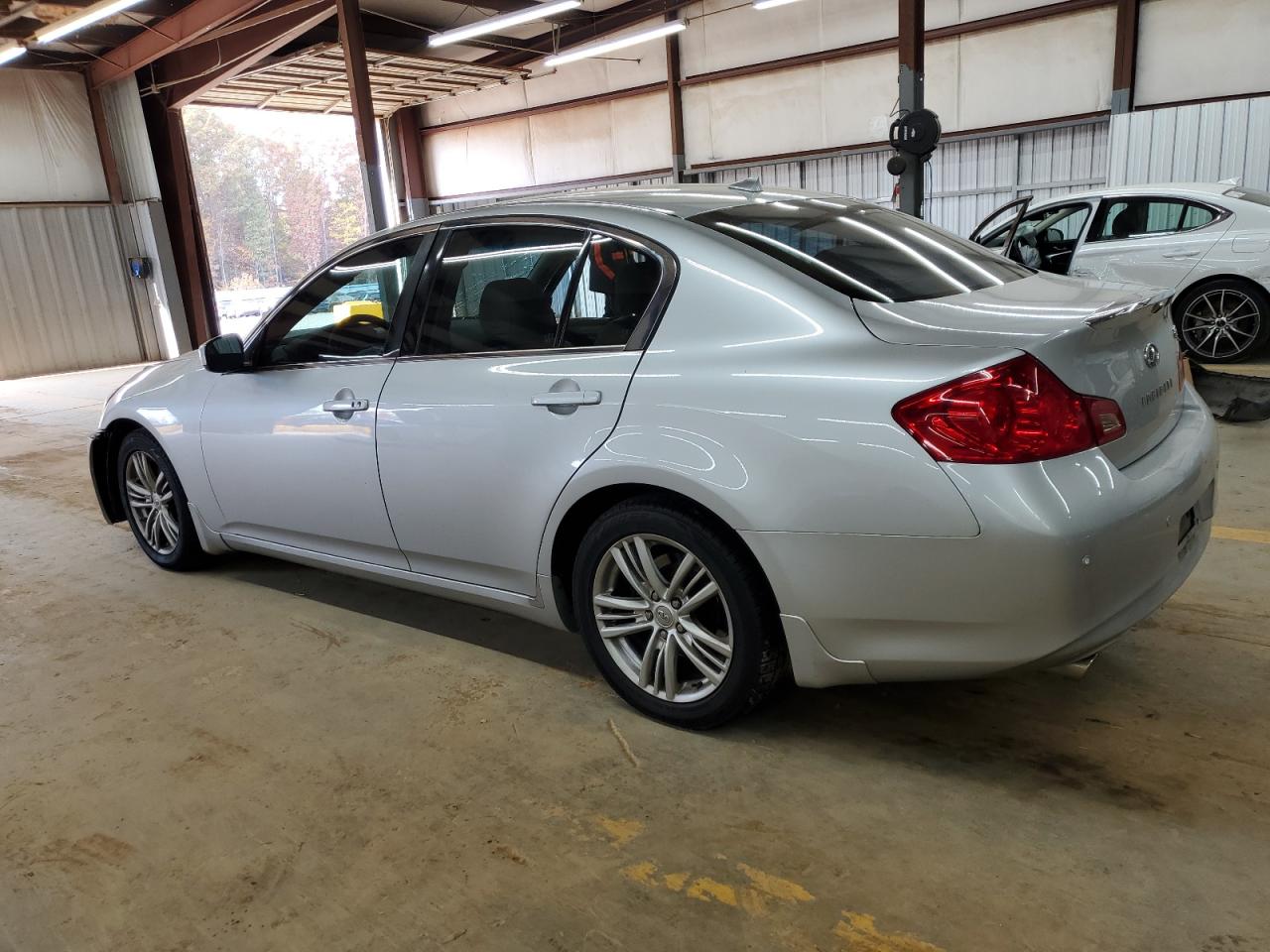 2011 Infiniti G37 Sedan Серебряный vin: JN1CV6AP2BM507512