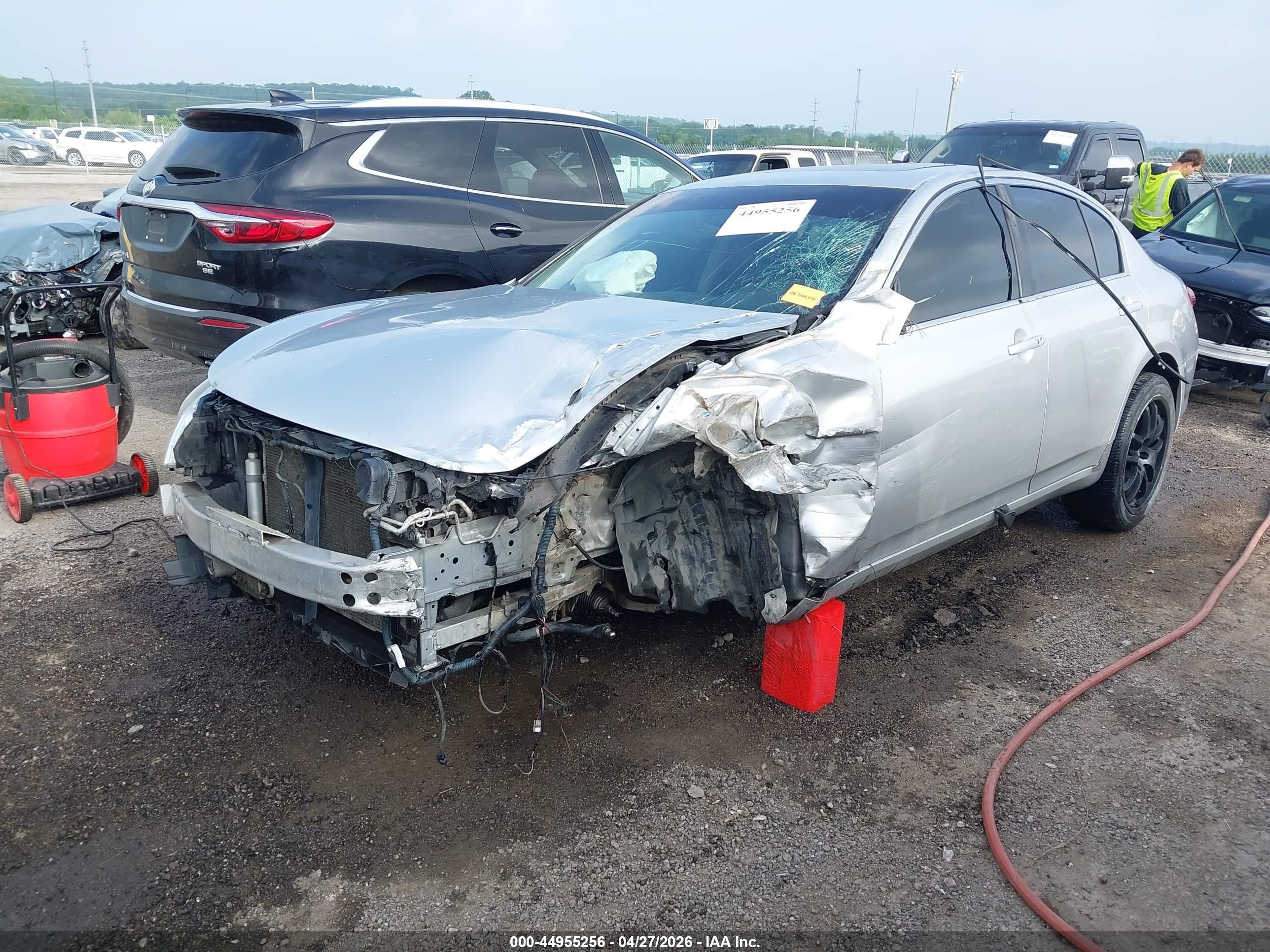 2012 Infiniti G37 Journey Silver vin: JN1CV6AP2CM931466