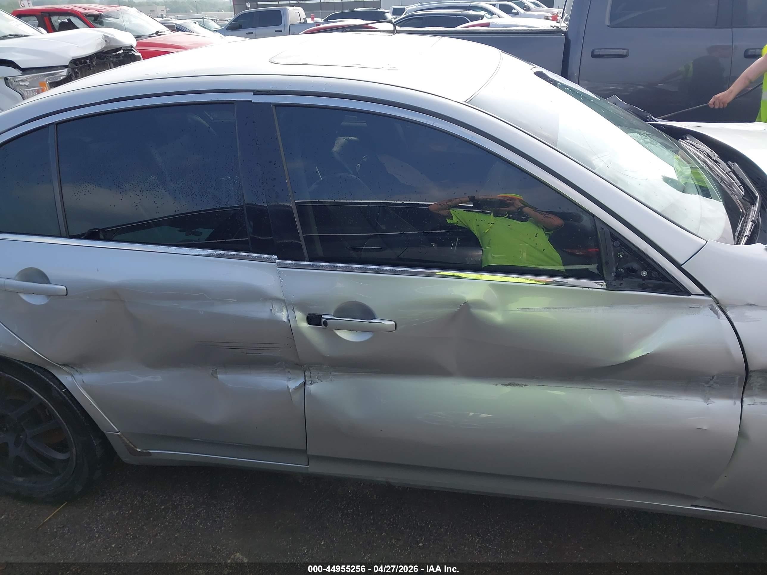 2012 Infiniti G37 Journey Silver vin: JN1CV6AP2CM931466