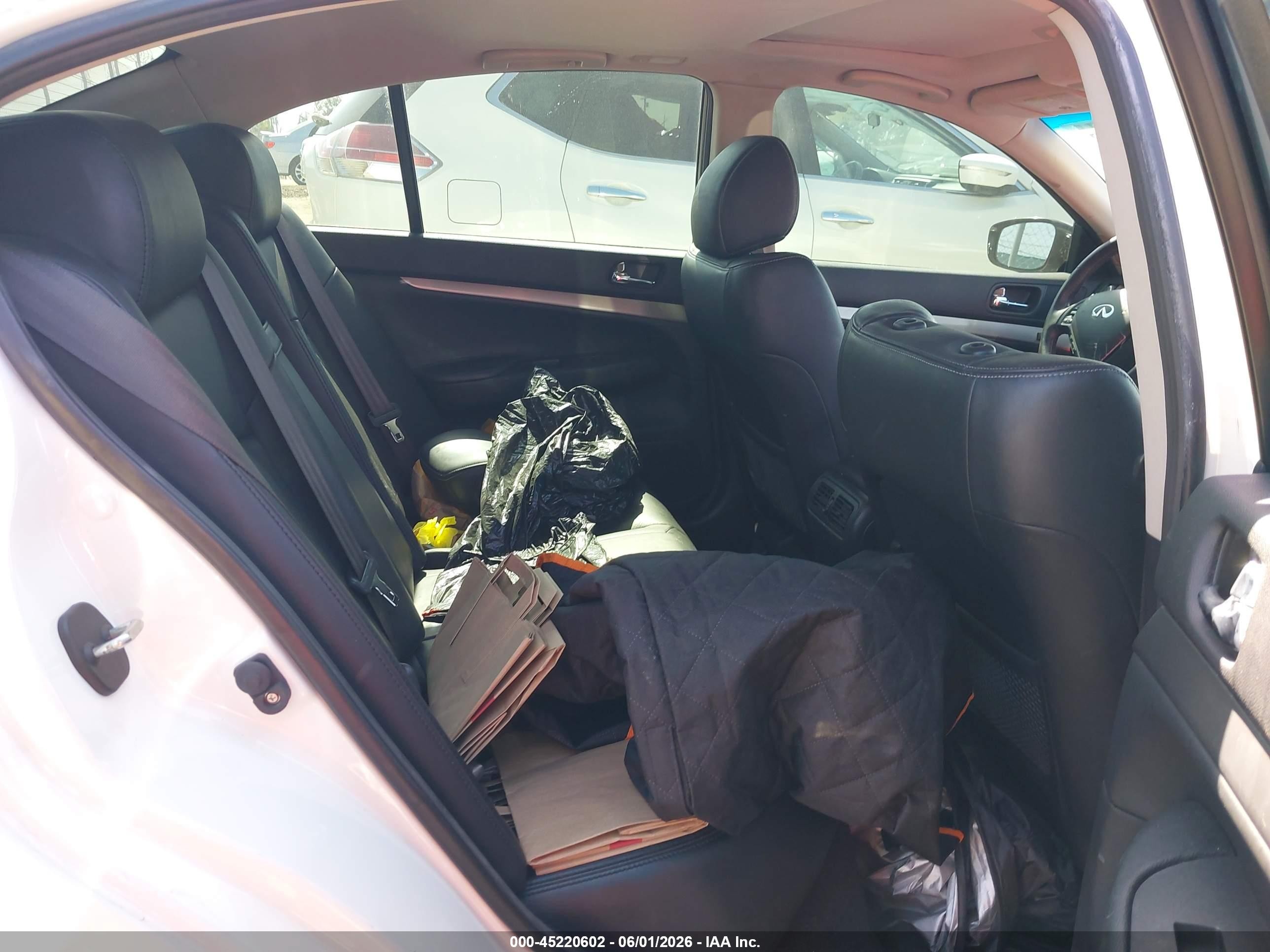 2013 Infiniti G37 Journey White vin: JN1CV6AP2DM301237