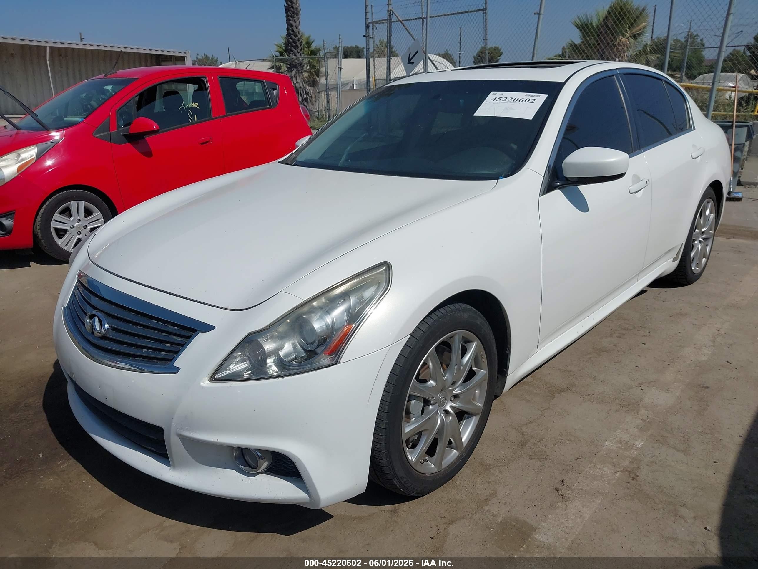 2013 Infiniti G37 Journey White vin: JN1CV6AP2DM301237