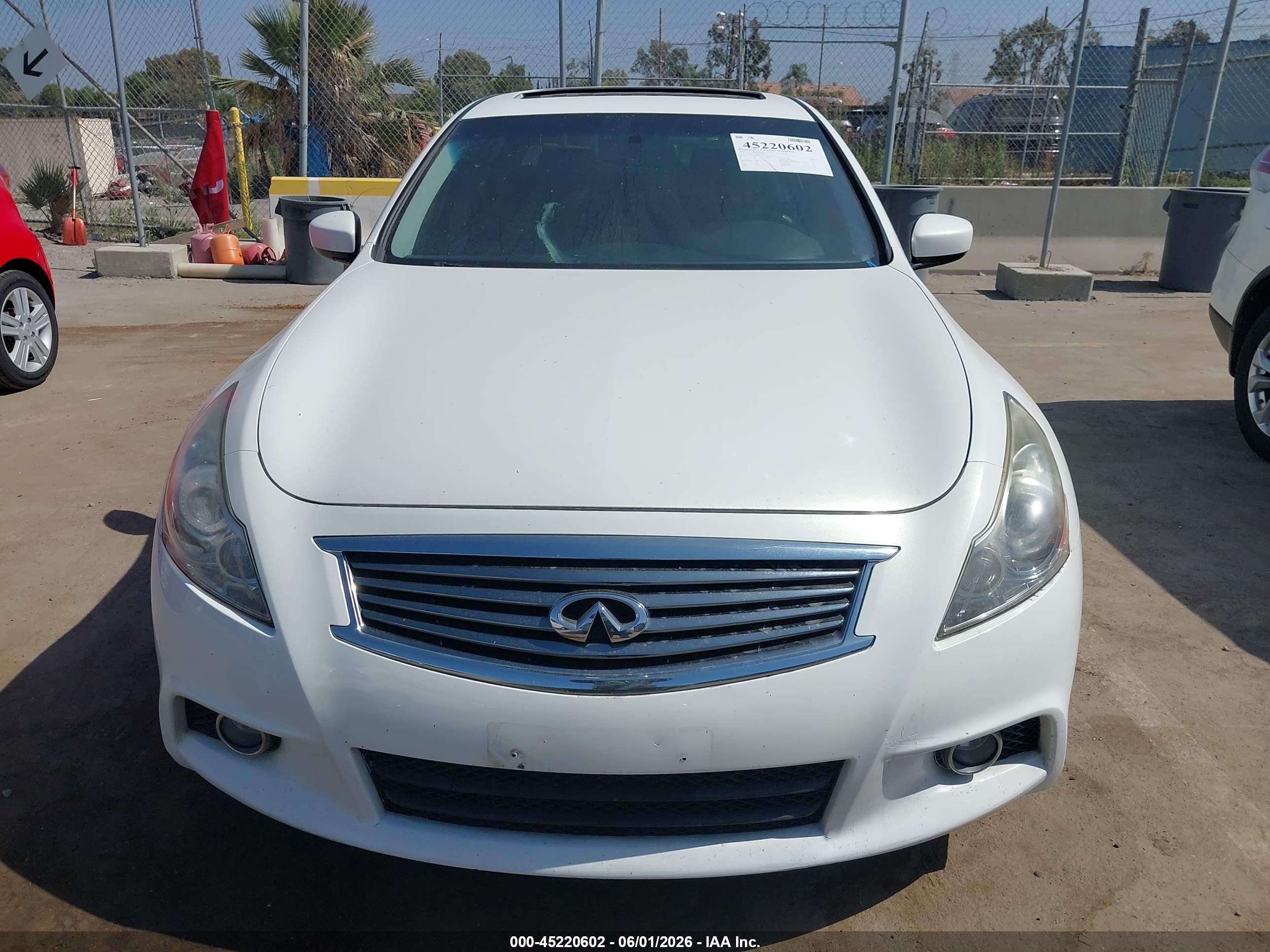 2013 Infiniti G37 Journey White vin: JN1CV6AP2DM301237