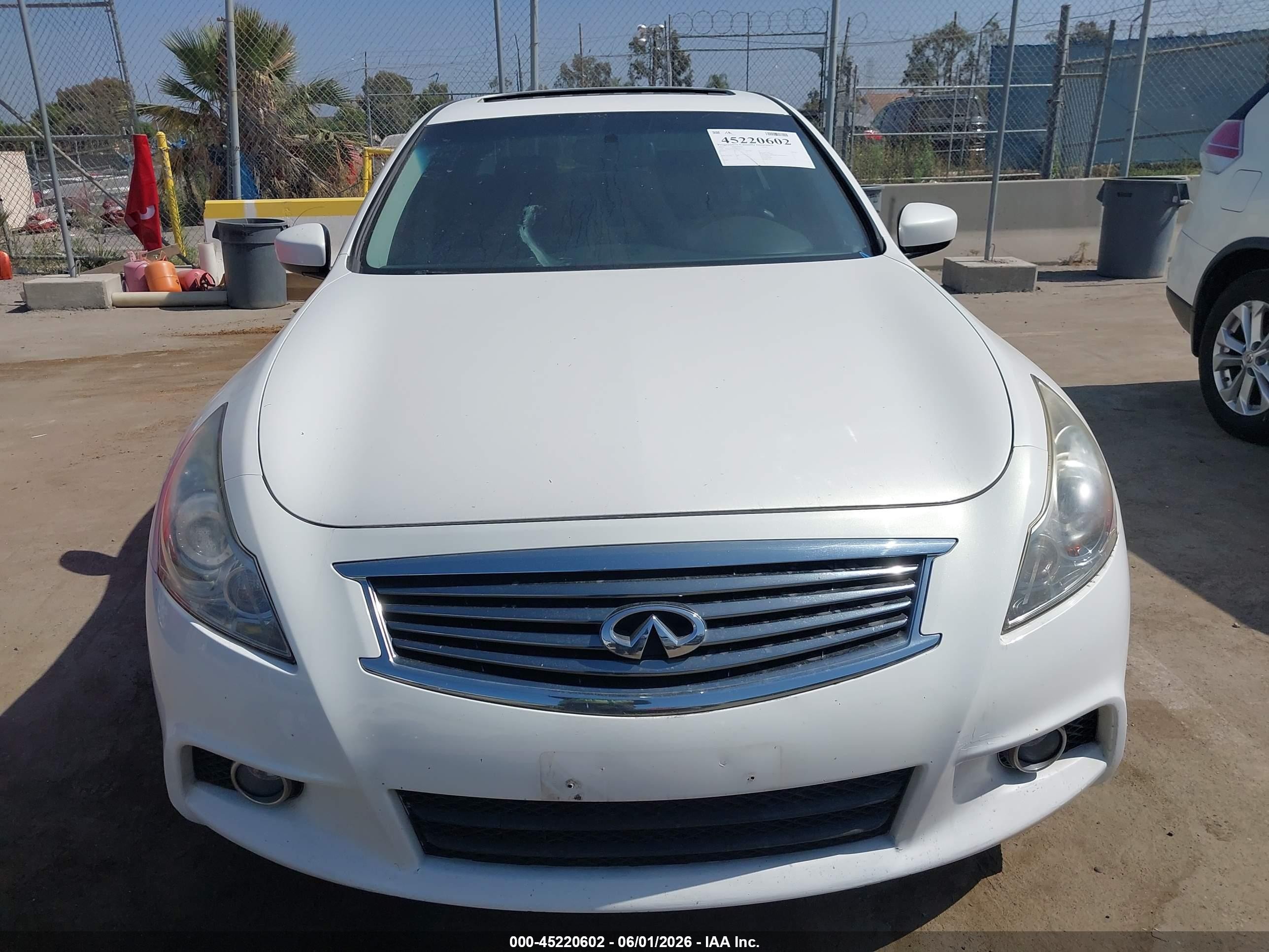 2013 Infiniti G37 Journey White vin: JN1CV6AP2DM301237