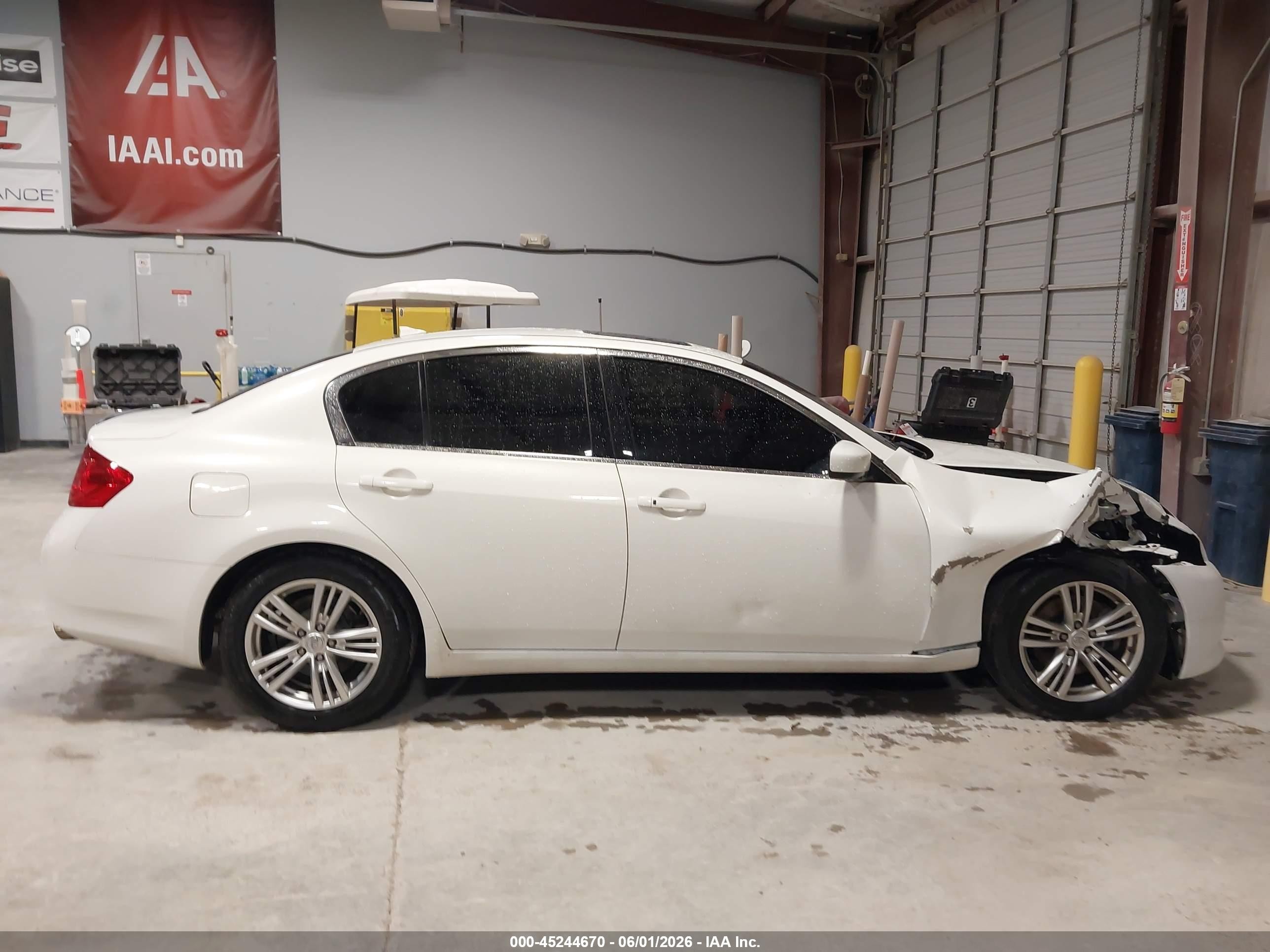 2013 Infiniti G37 Journey White vin: JN1CV6AP2DM305076