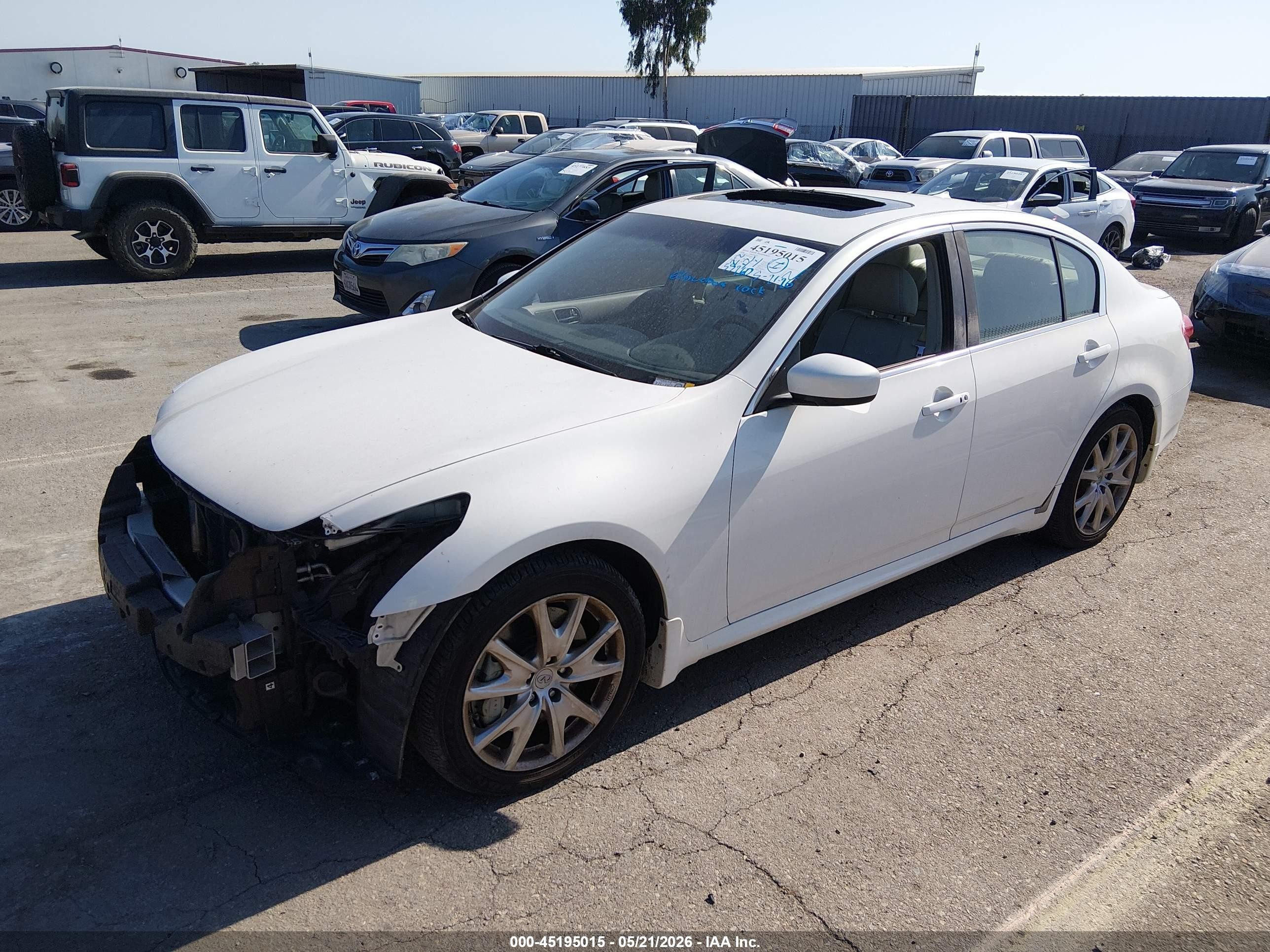 2013 Infiniti G37 Journey White vin: JN1CV6AP2DM713657