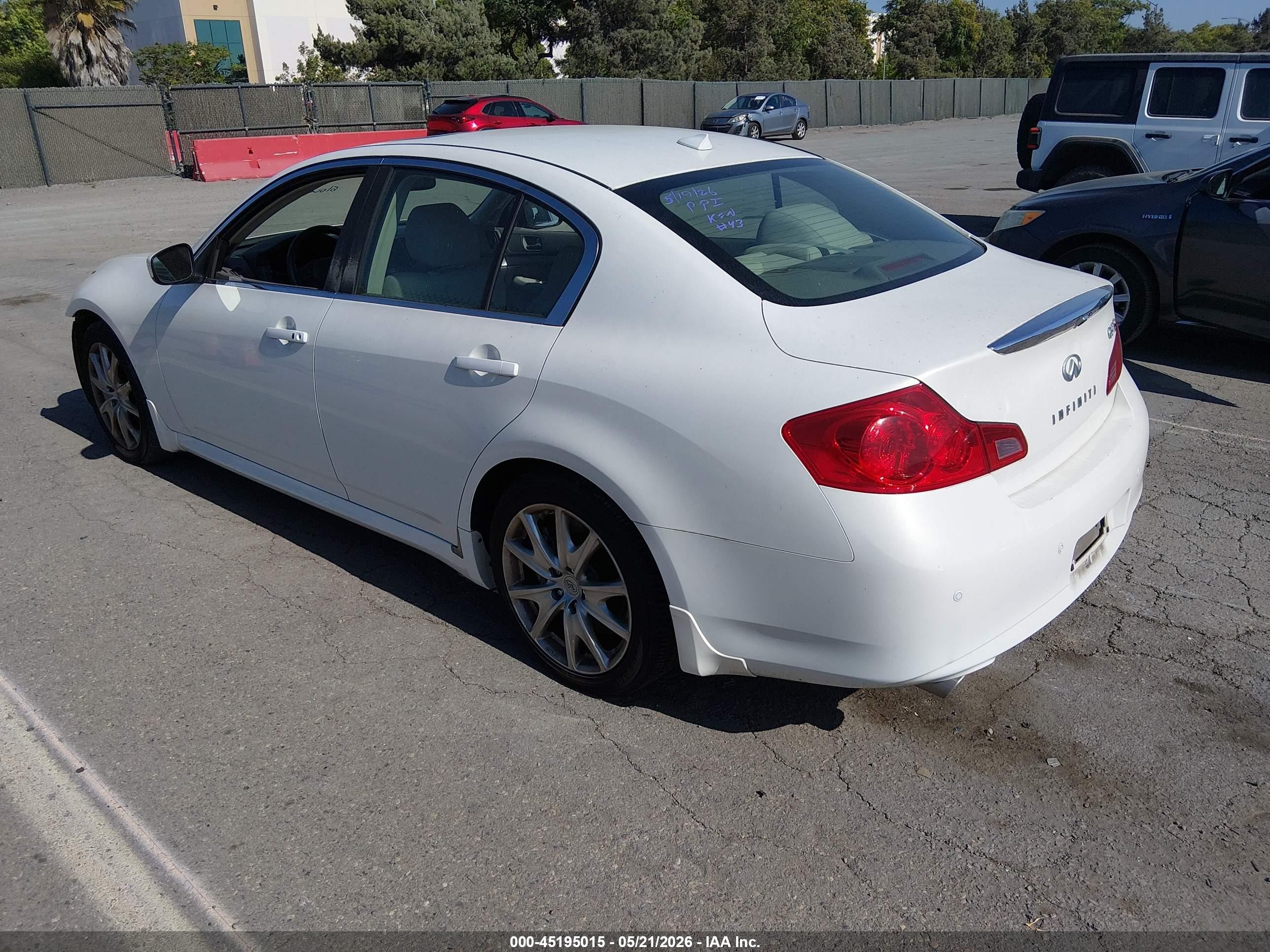 2013 Infiniti G37 Journey White vin: JN1CV6AP2DM713657