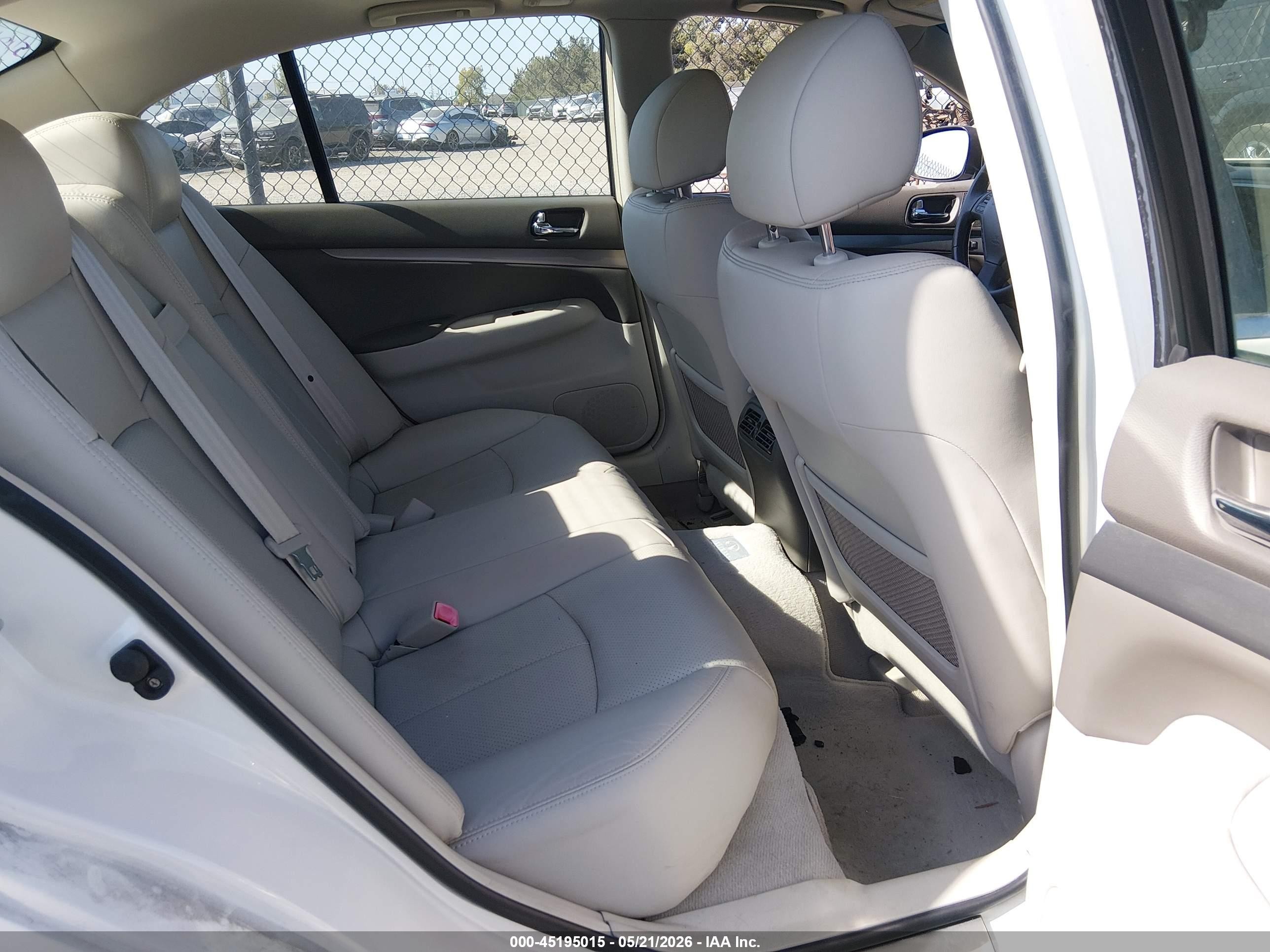 2013 Infiniti G37 Journey White vin: JN1CV6AP2DM713657