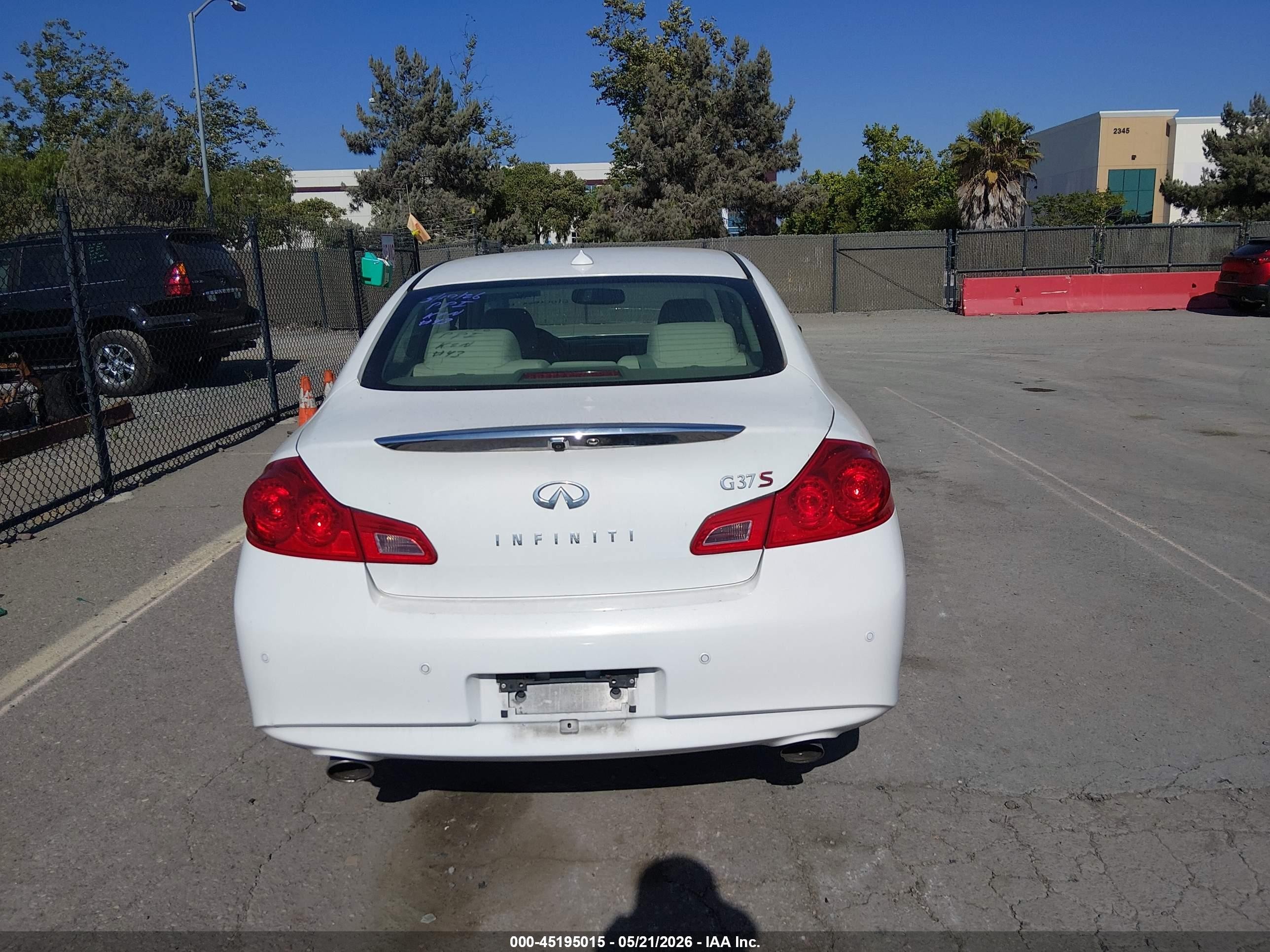 2013 Infiniti G37 Journey White vin: JN1CV6AP2DM713657