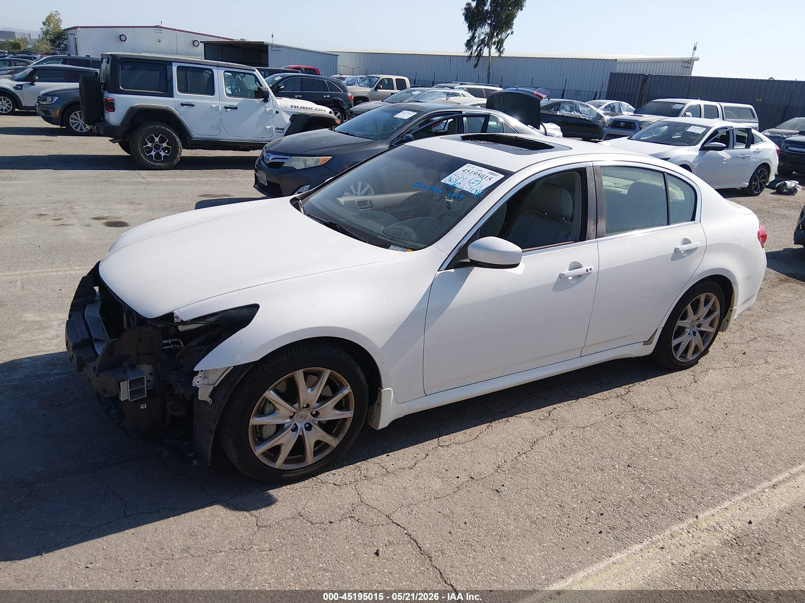 2013 Infiniti G37 Journey White vin: JN1CV6AP2DM713657
