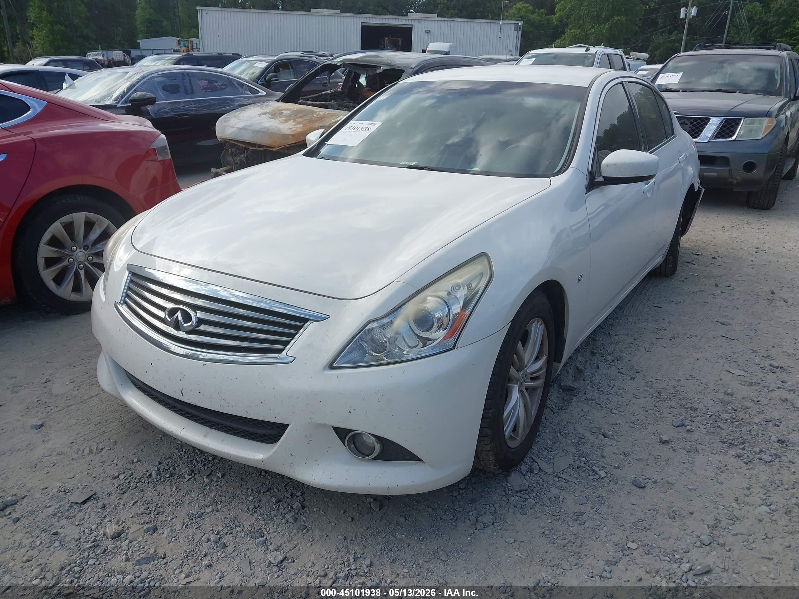 2015 Infiniti Q40   White vin: JN1CV6AP2FM501358