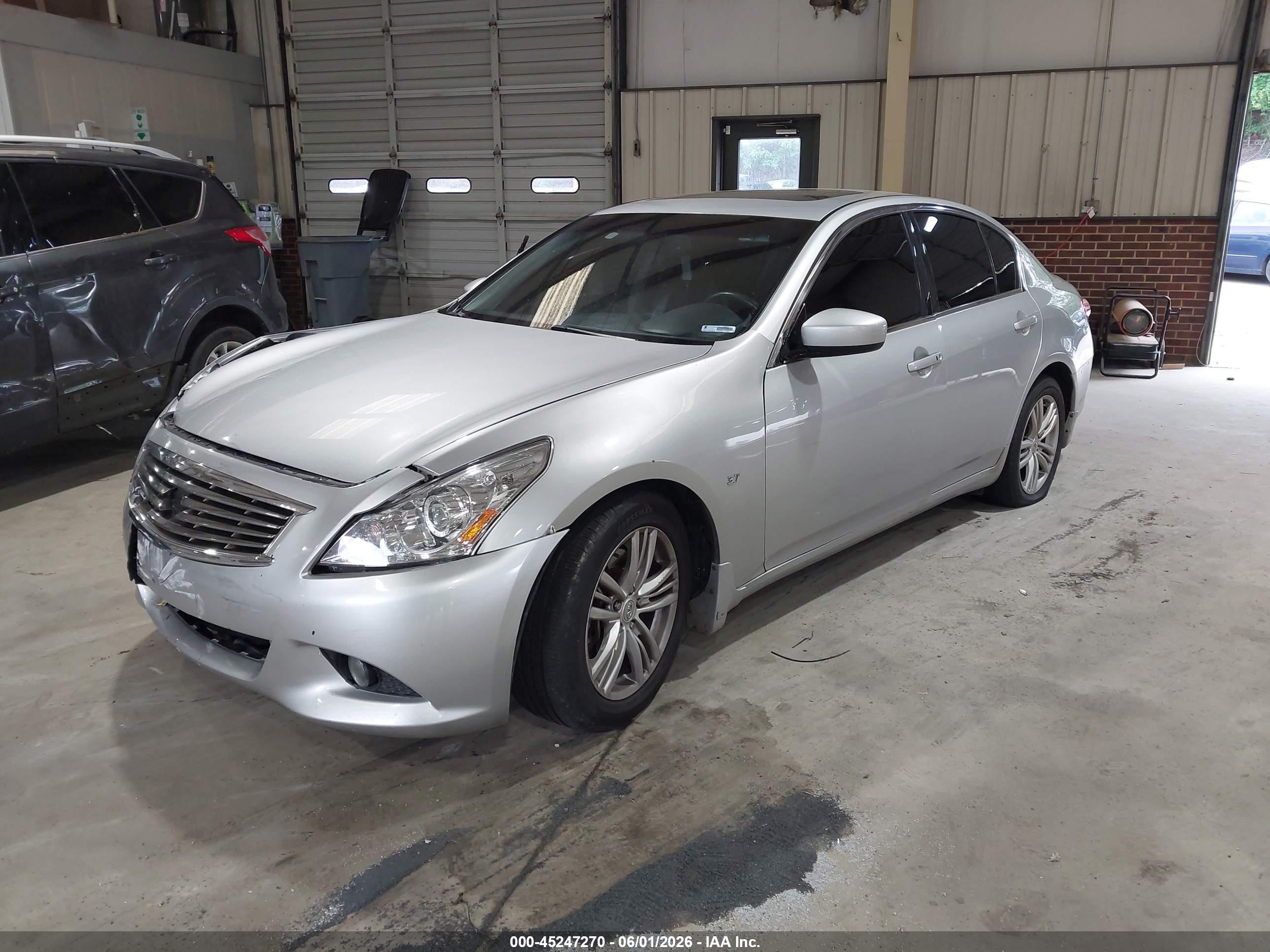2015 Infiniti Q40   Silver vin: JN1CV6AP2FM502722