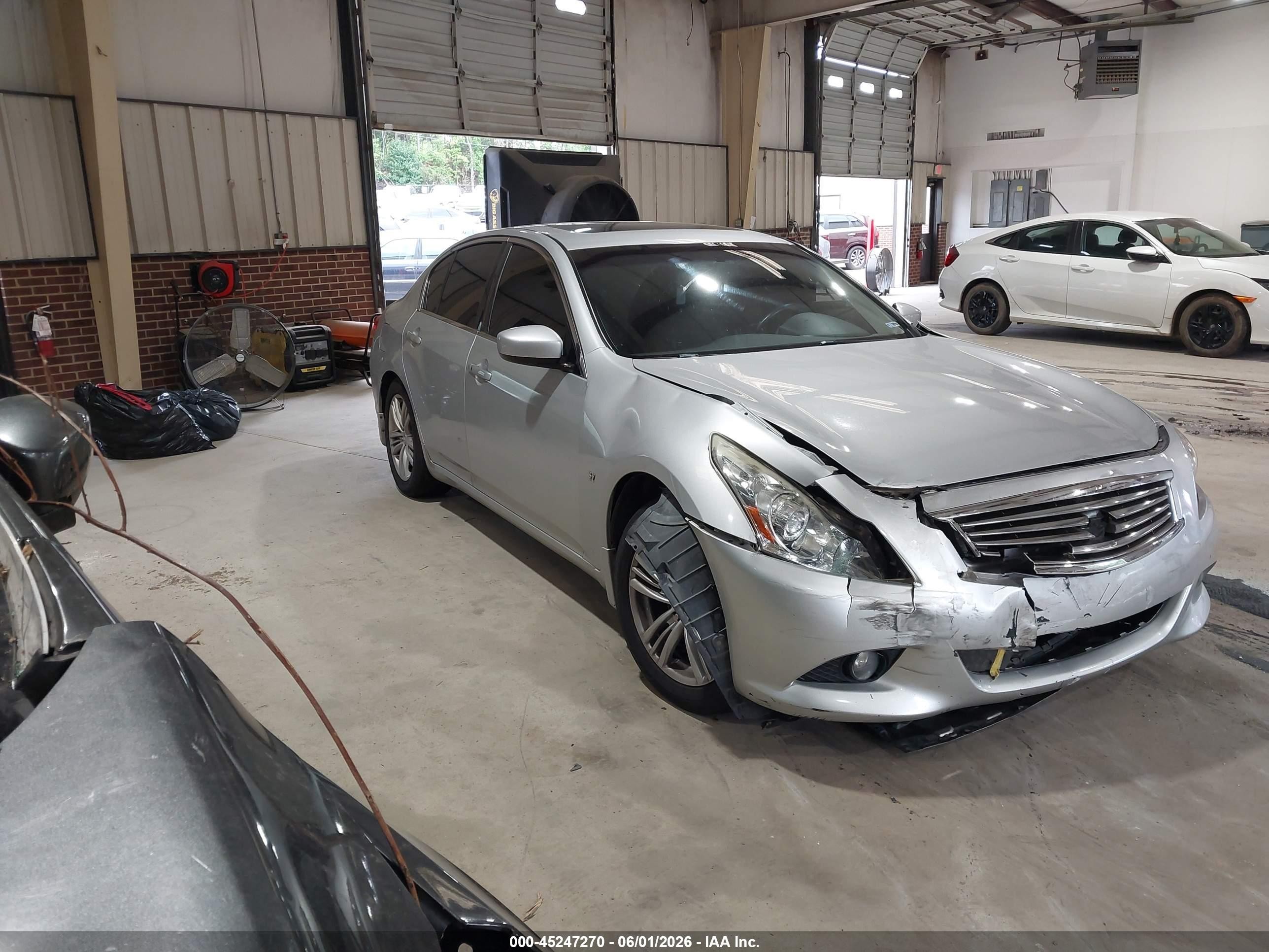 2015 Infiniti Q40   Silver vin: JN1CV6AP2FM502722
