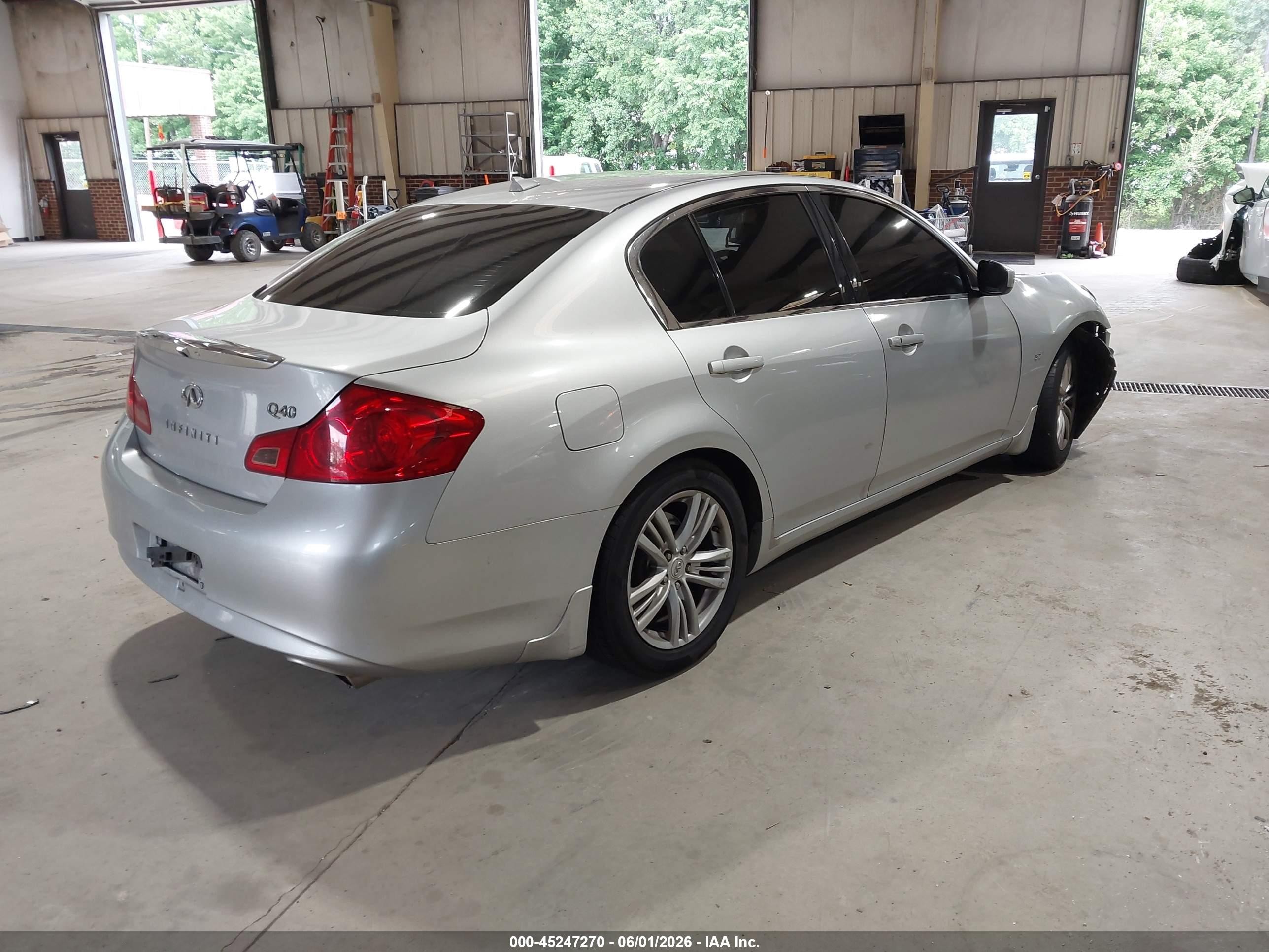 2015 Infiniti Q40   Silver vin: JN1CV6AP2FM502722